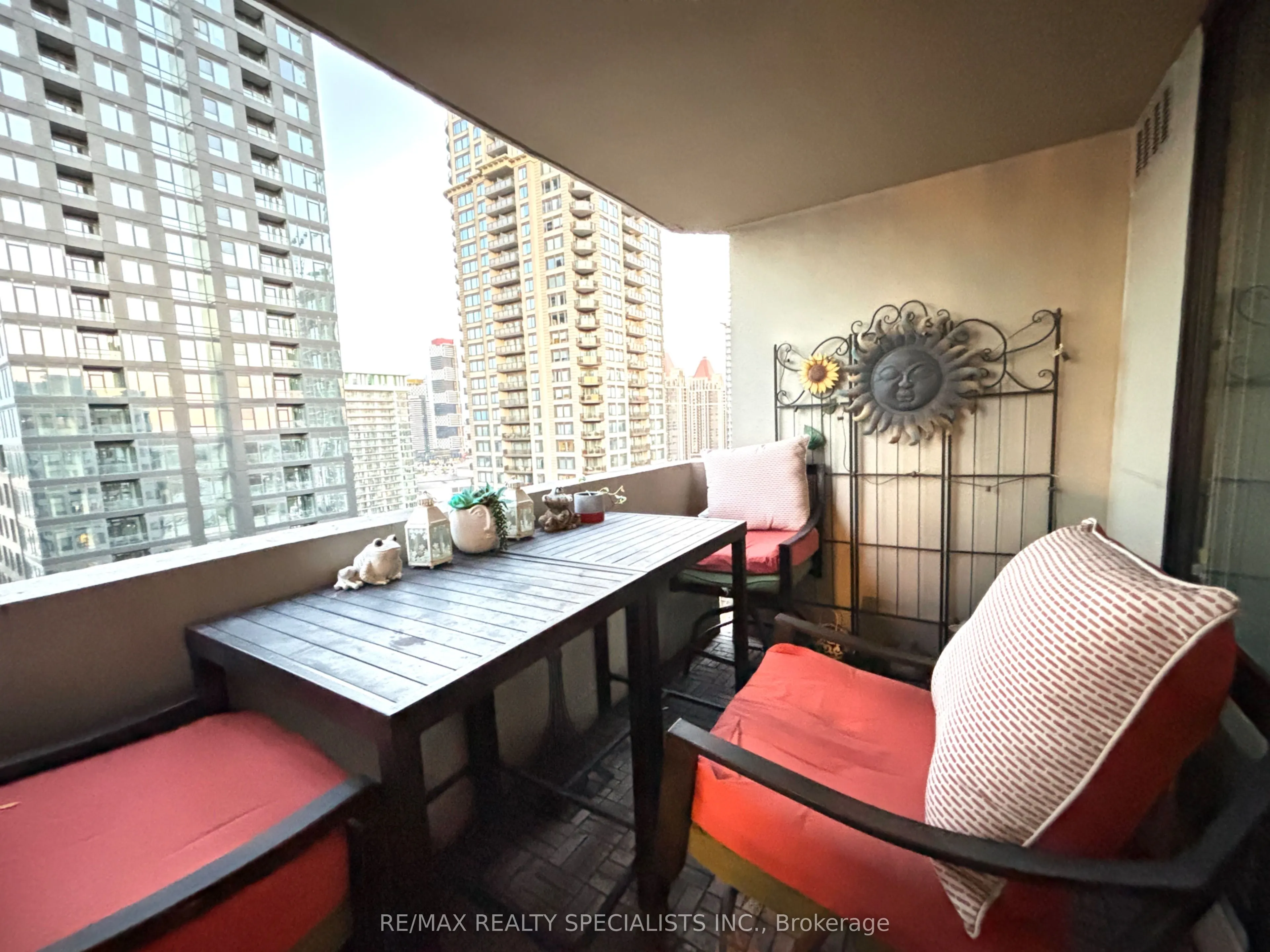 330 Rathburn Road W, #2206