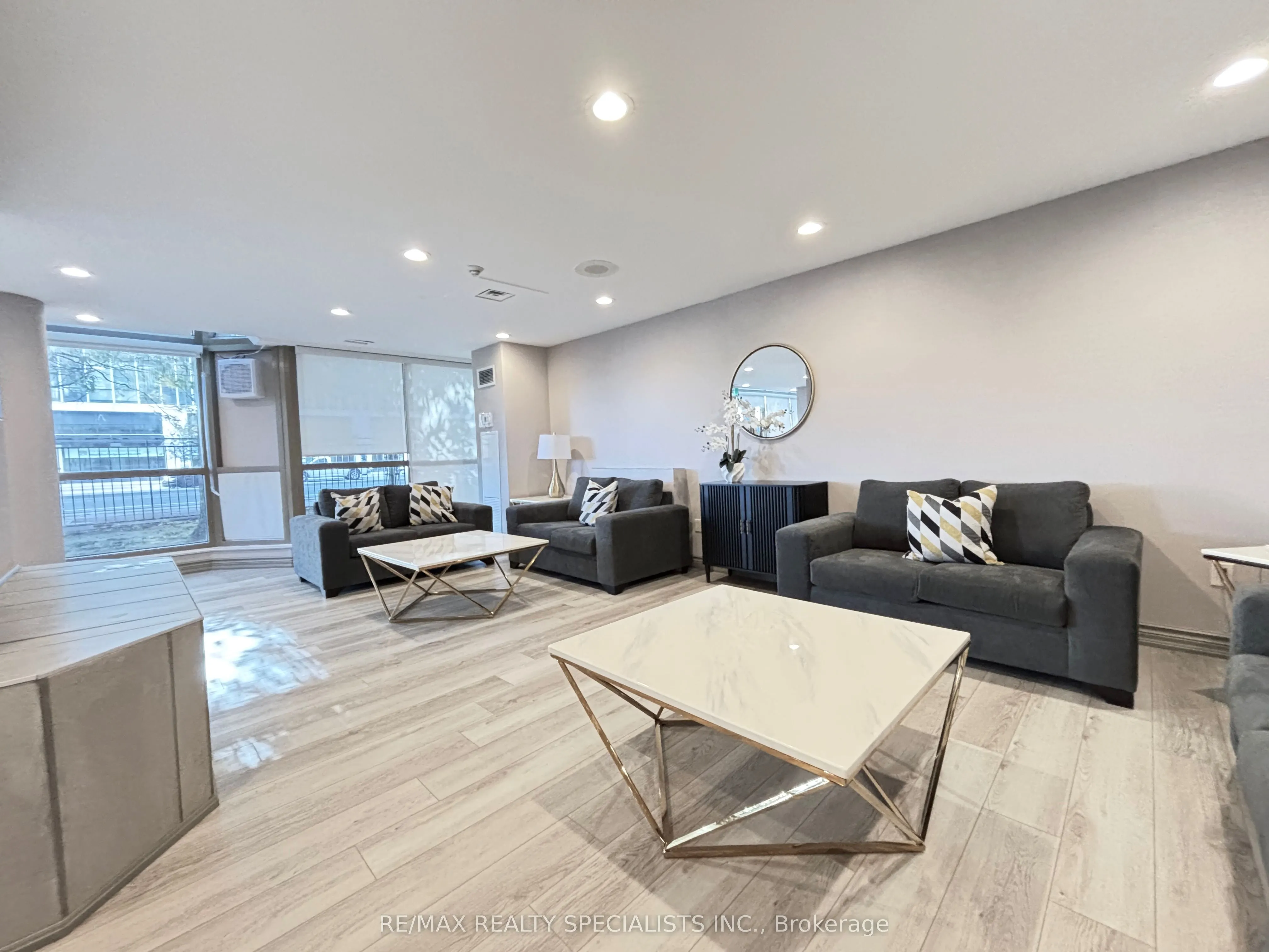 330 Rathburn Road W, #2206