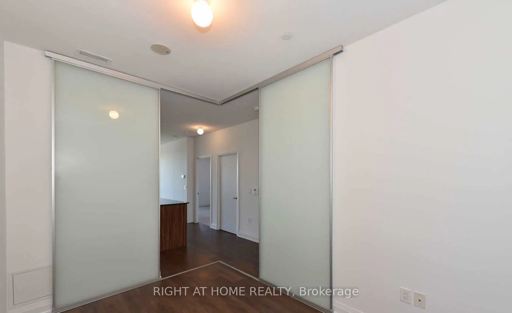 9 Valhalla Inn Road, #2801