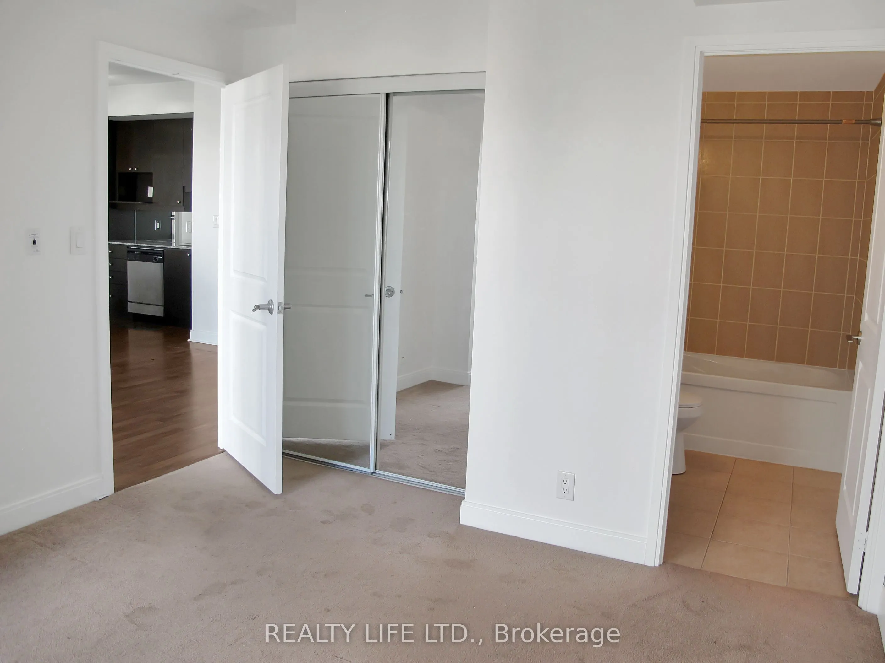 60 Absolute Avenue, #1401