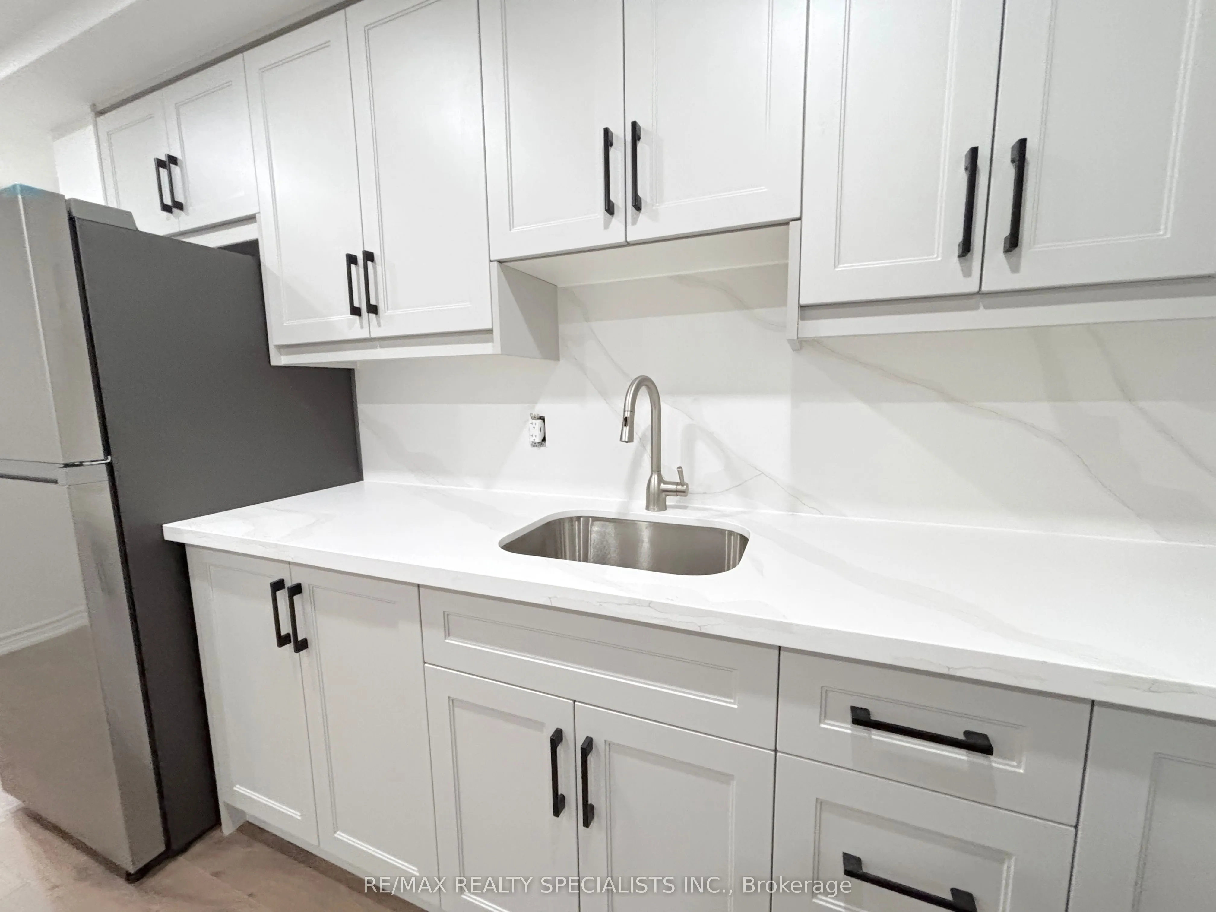 29 Quinton Ridge, #Lower