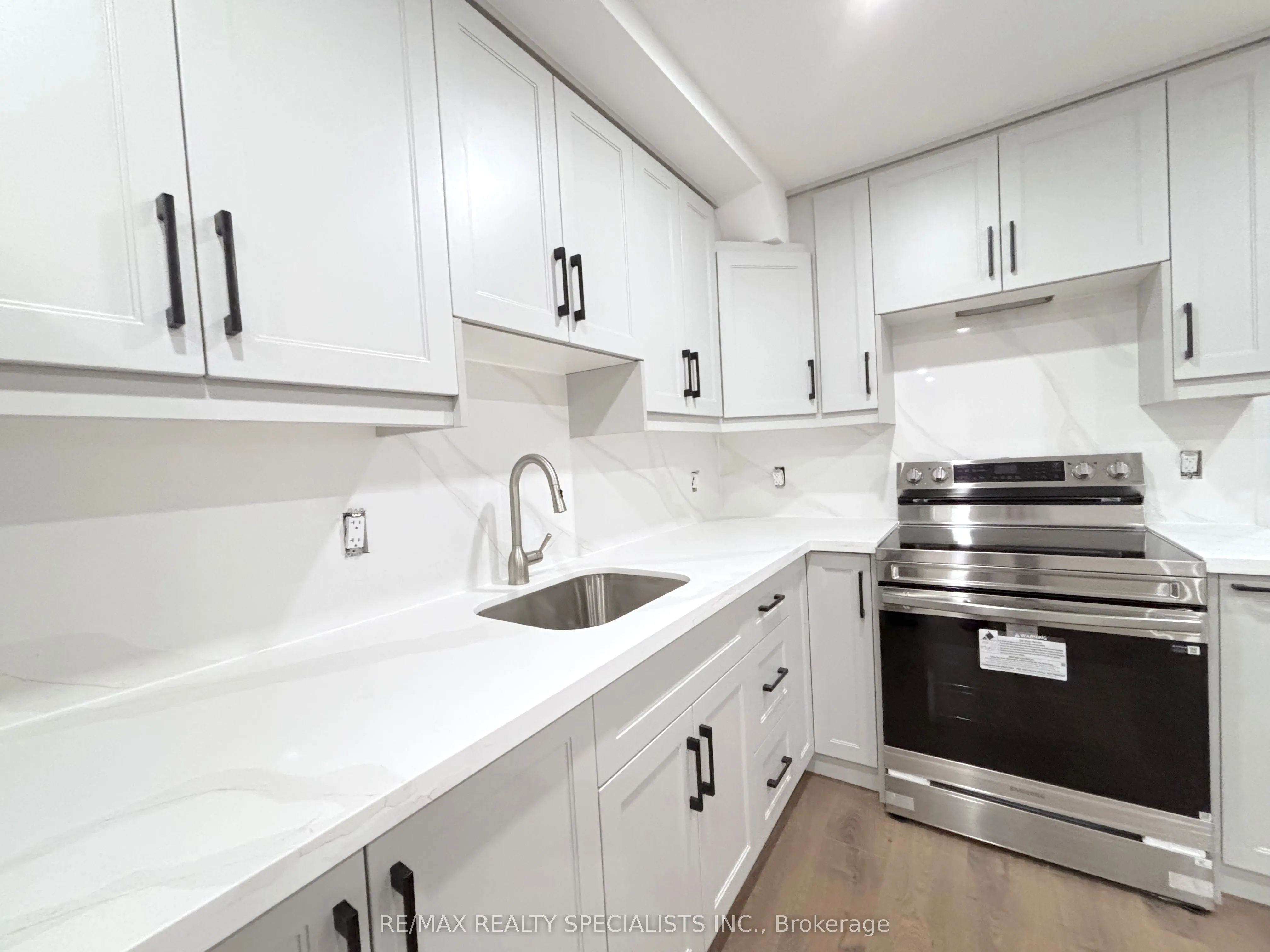 29 Quinton Ridge, #Lower