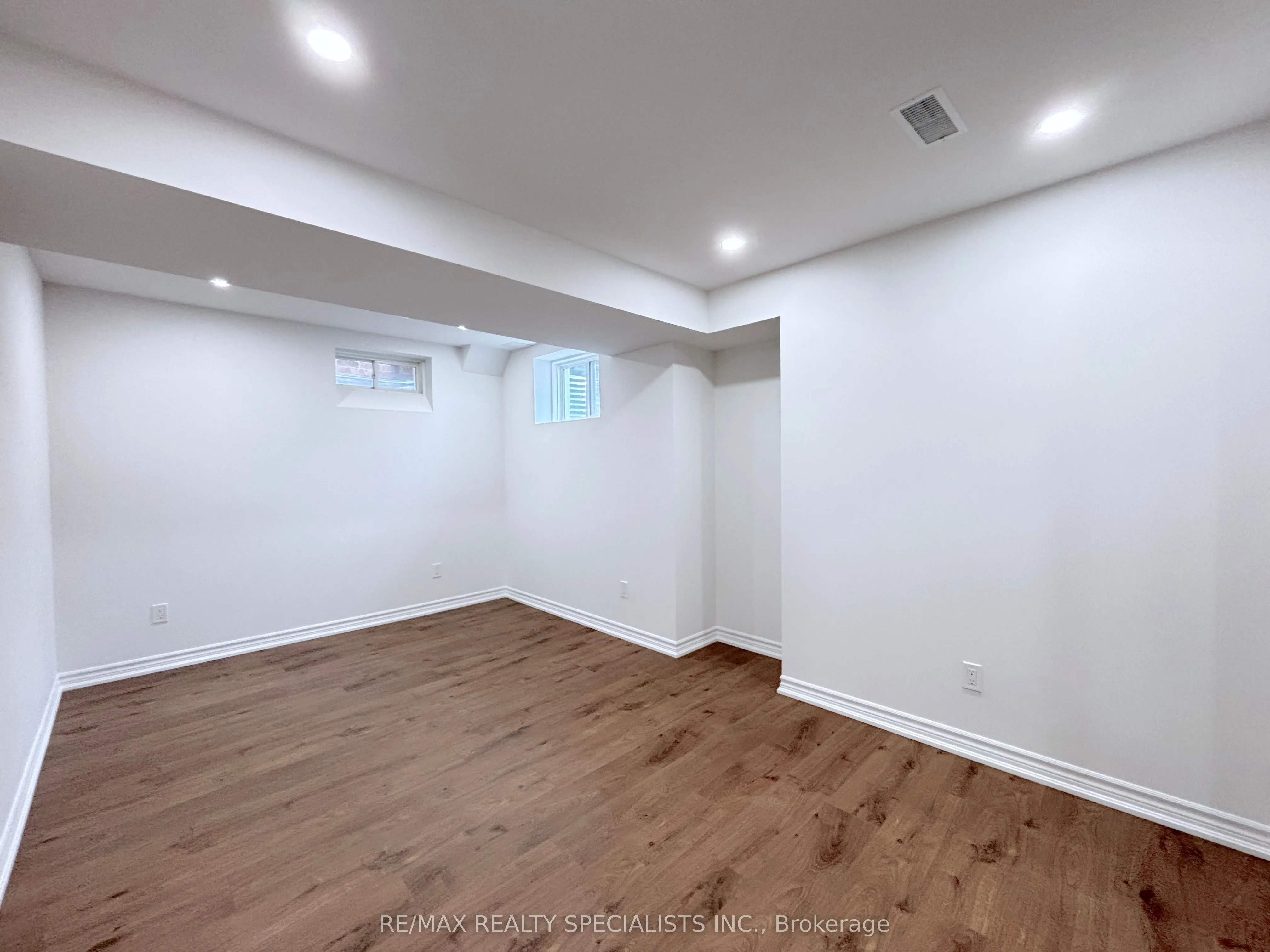 29 Quinton Ridge, #Lower