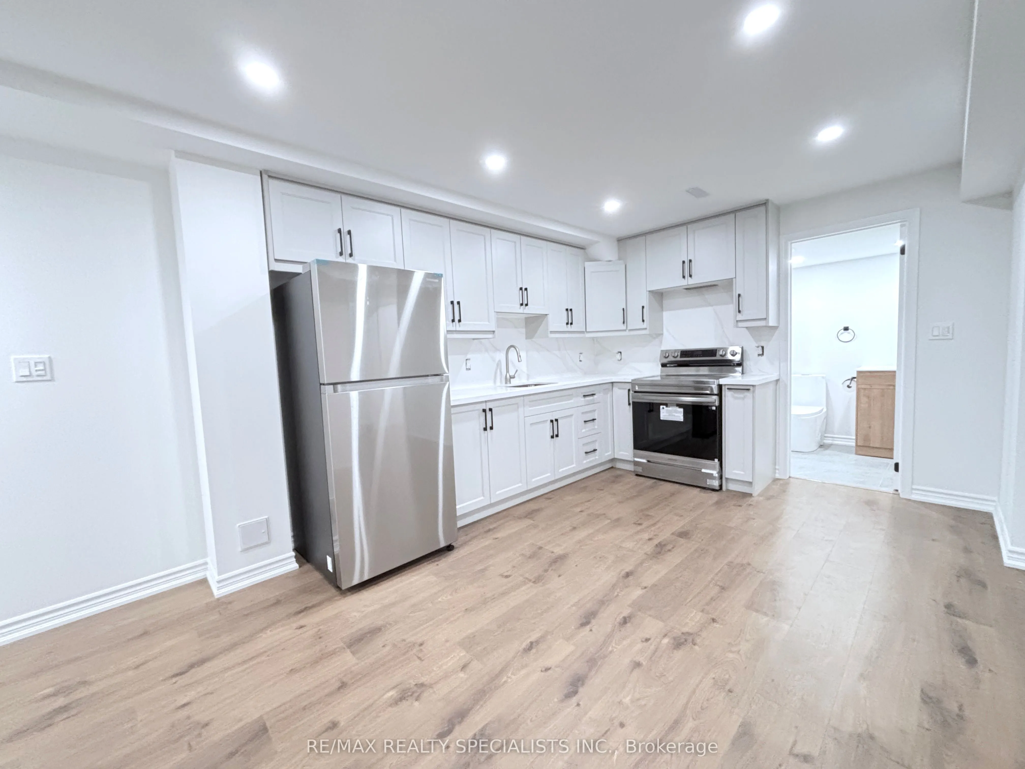 29 Quinton Ridge, #Lower