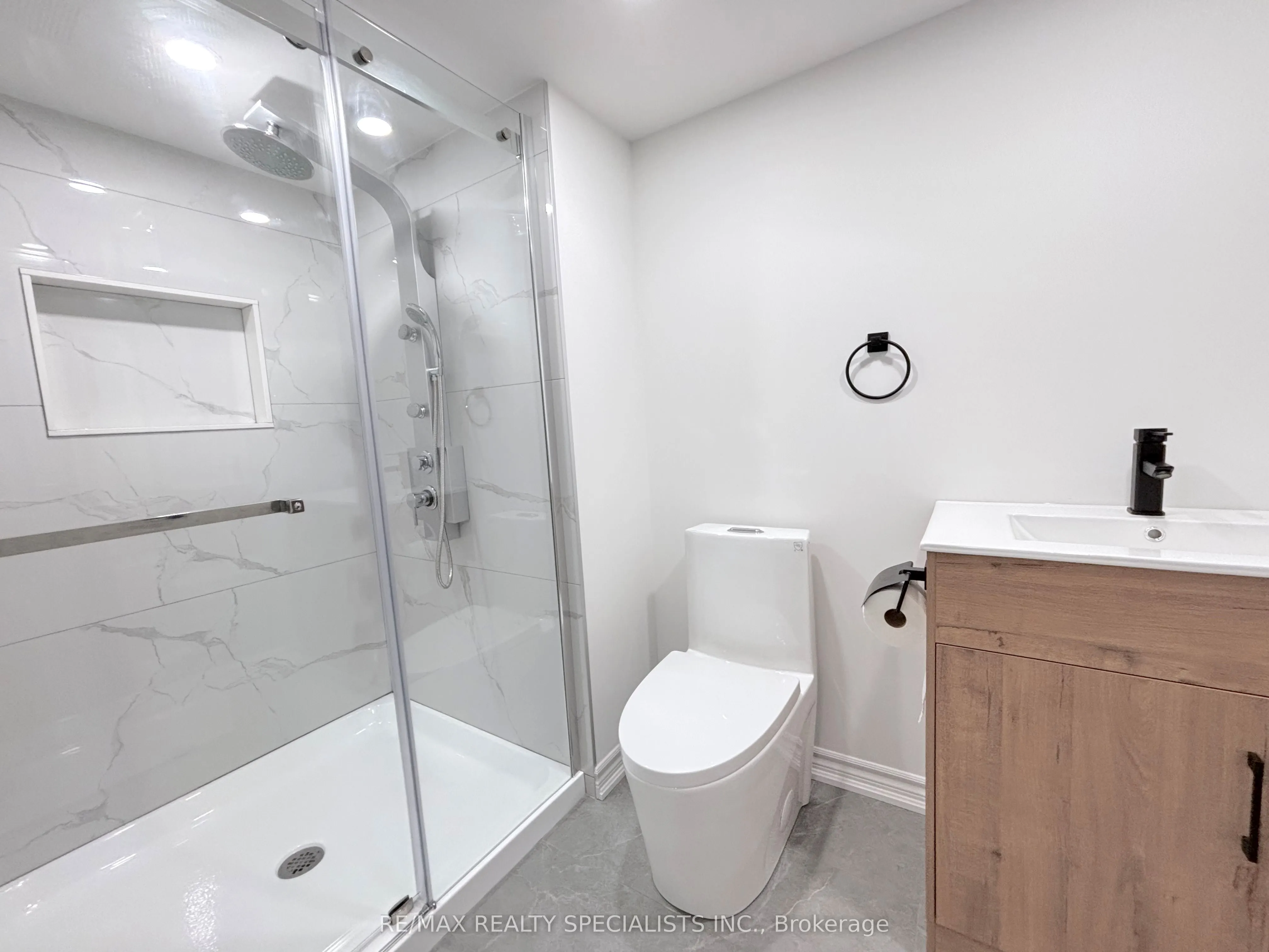 29 Quinton Ridge, #Lower