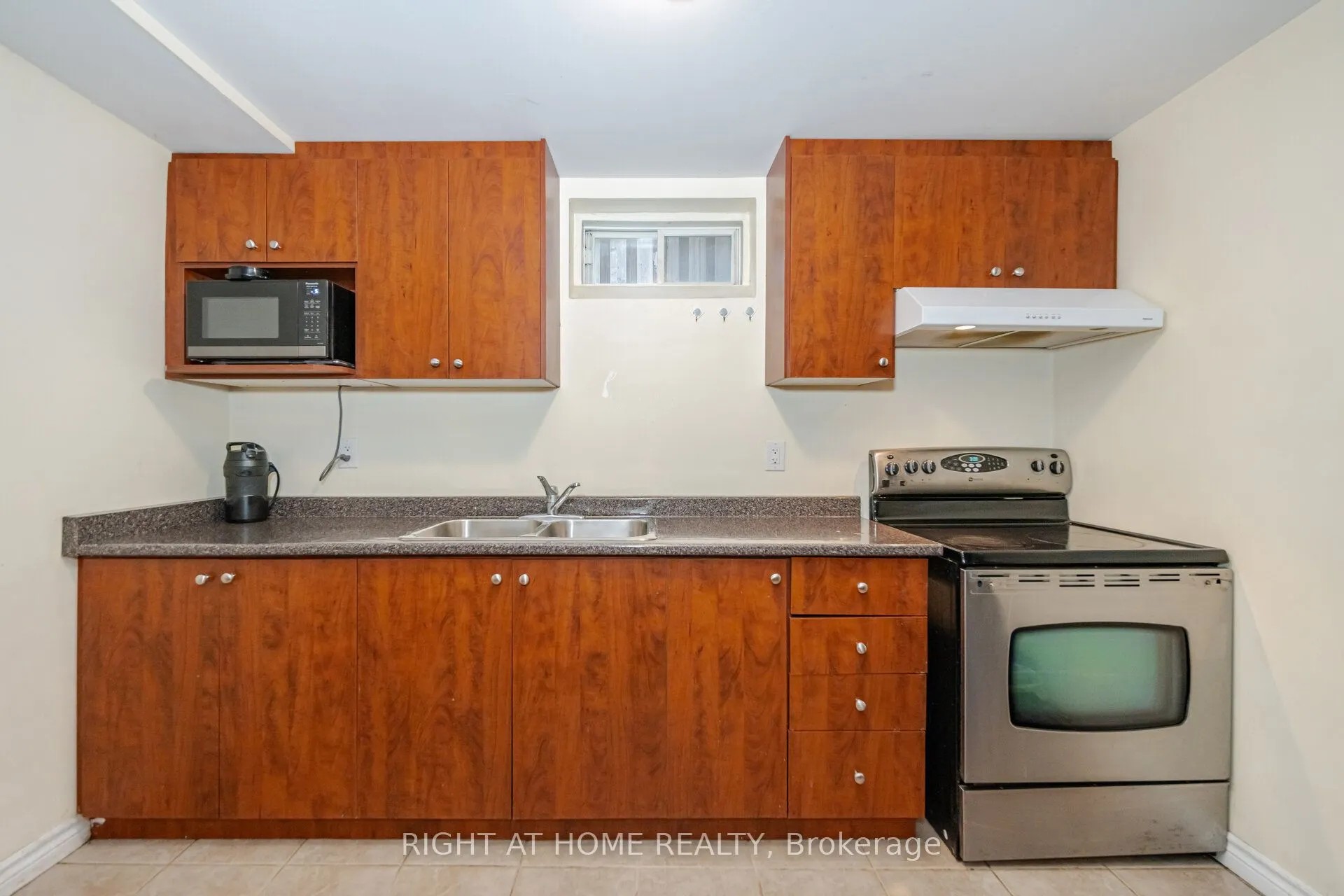 30 Queen Mary Drive, #Basement