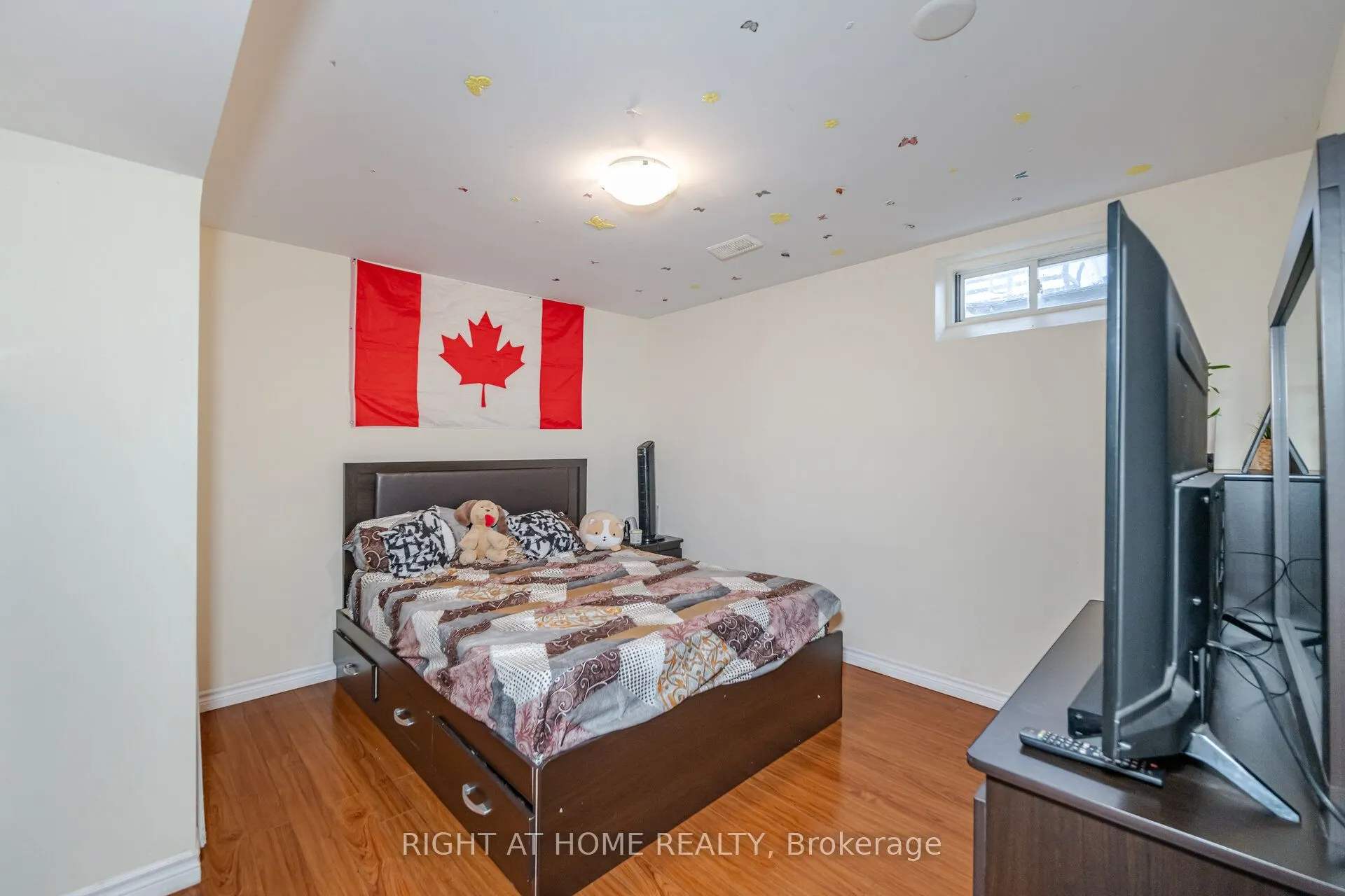 30 Queen Mary Drive, #Basement