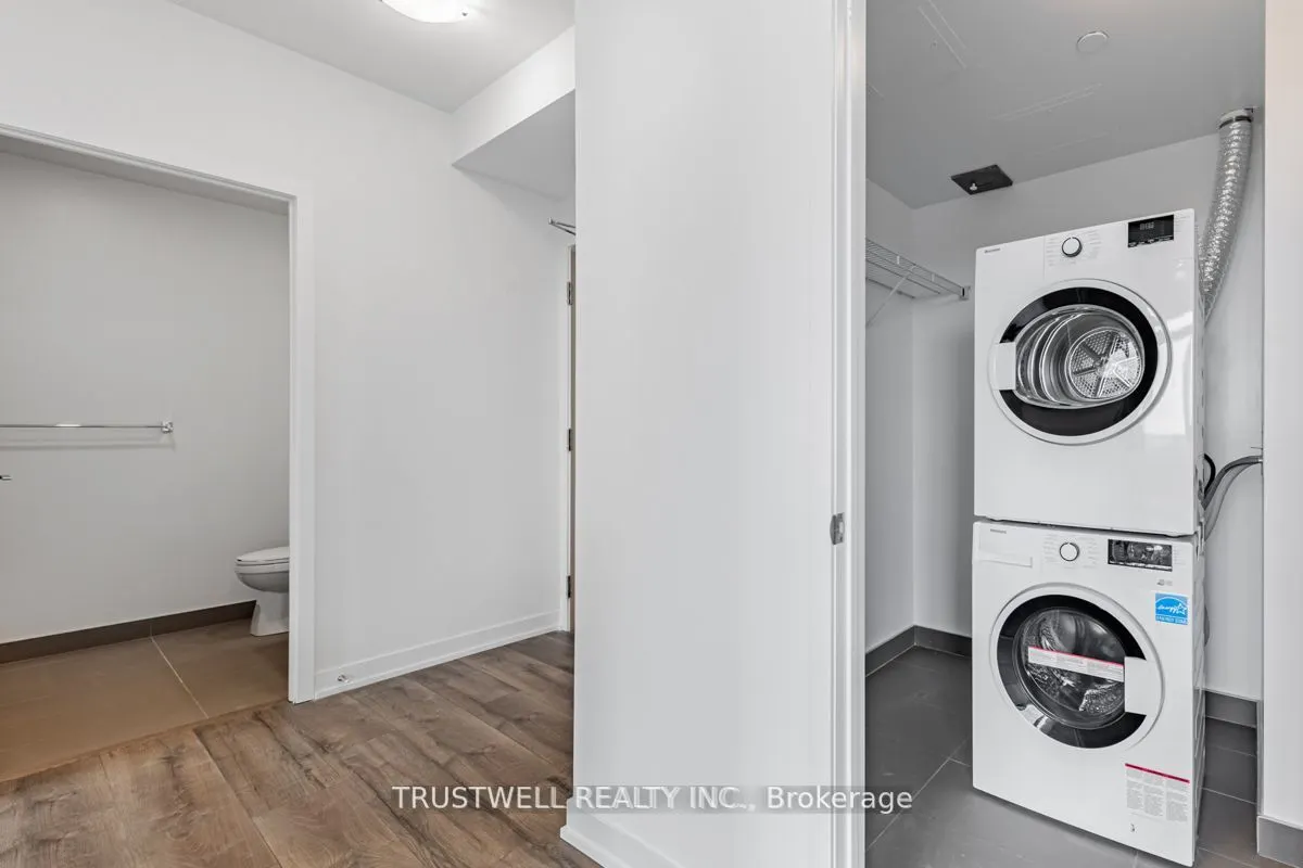 1787 St Clair Avenue W, #1107