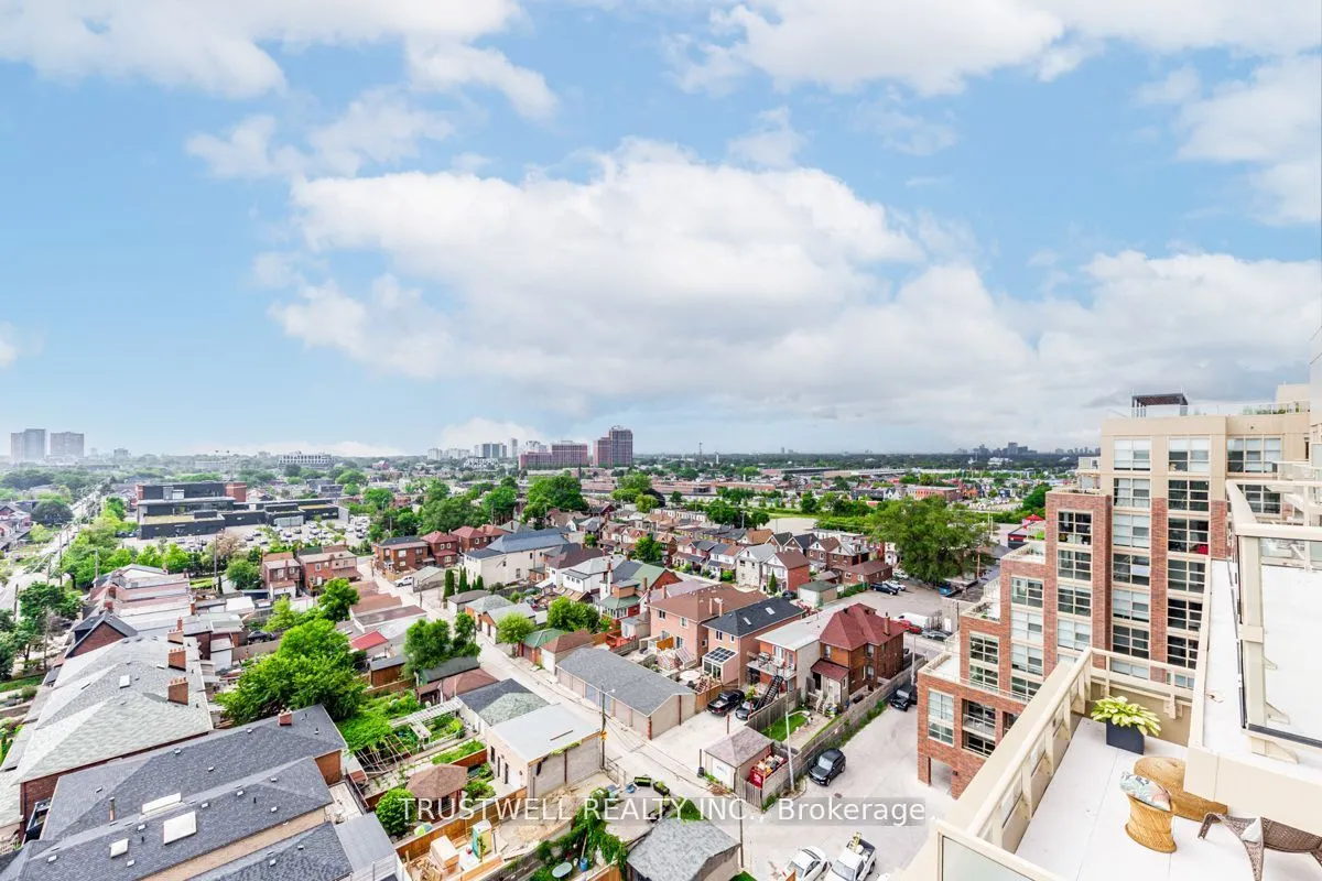 1787 St Clair Avenue W, #1107