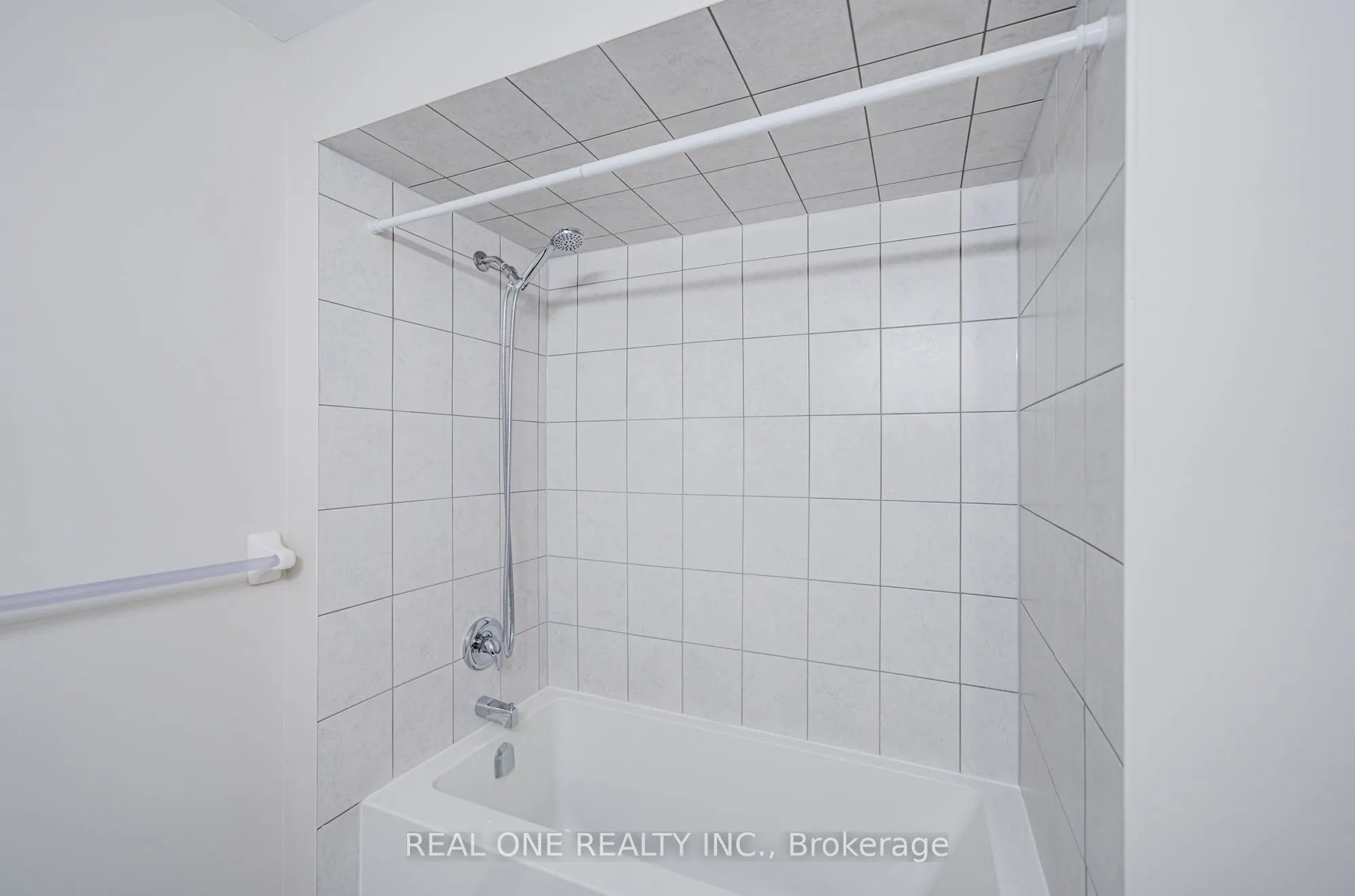 475 Silver Maple Road