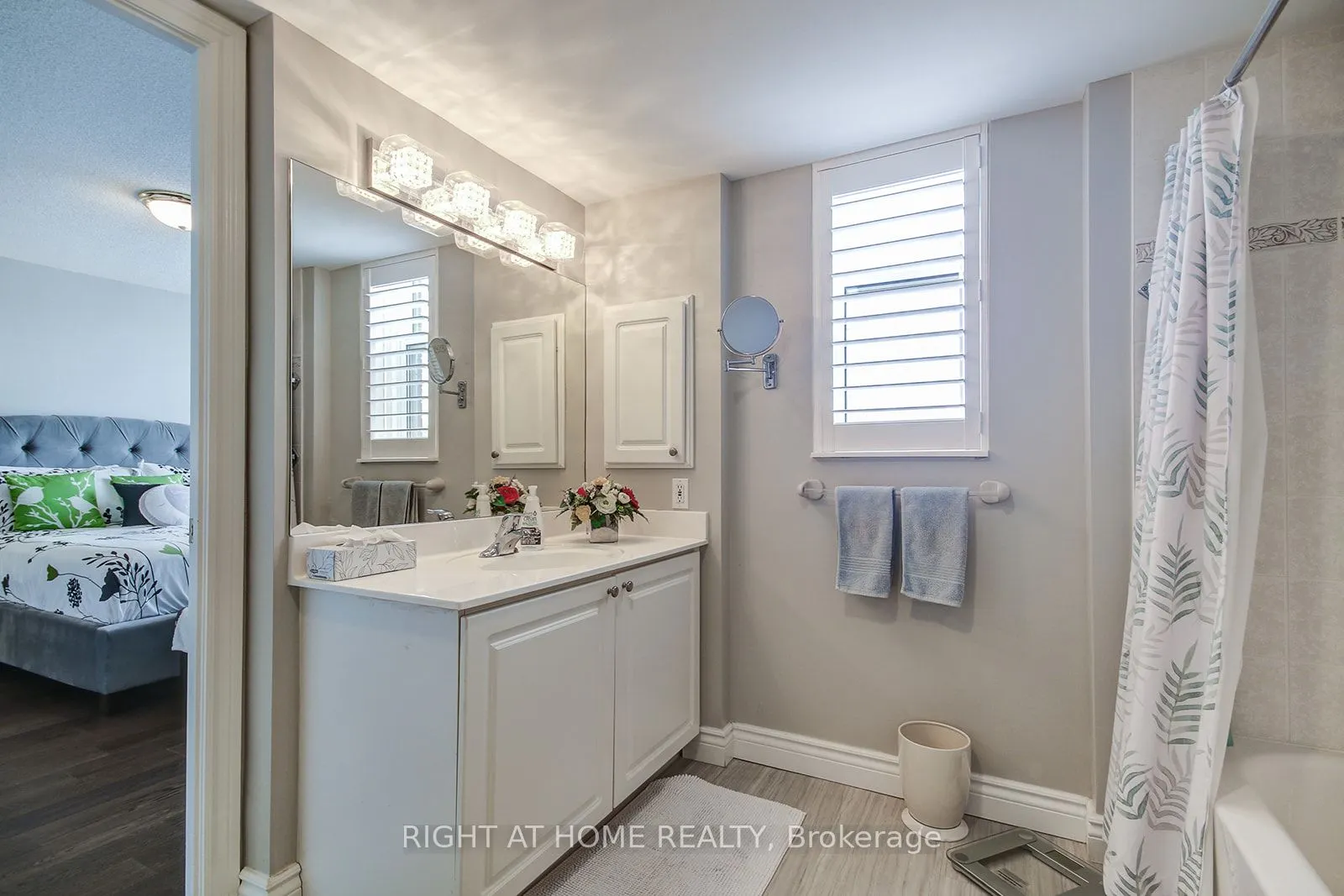 100 Burloak Drive, #1301