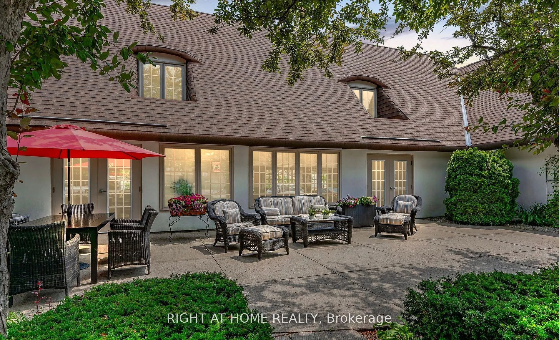 100 Burloak Drive, #1301