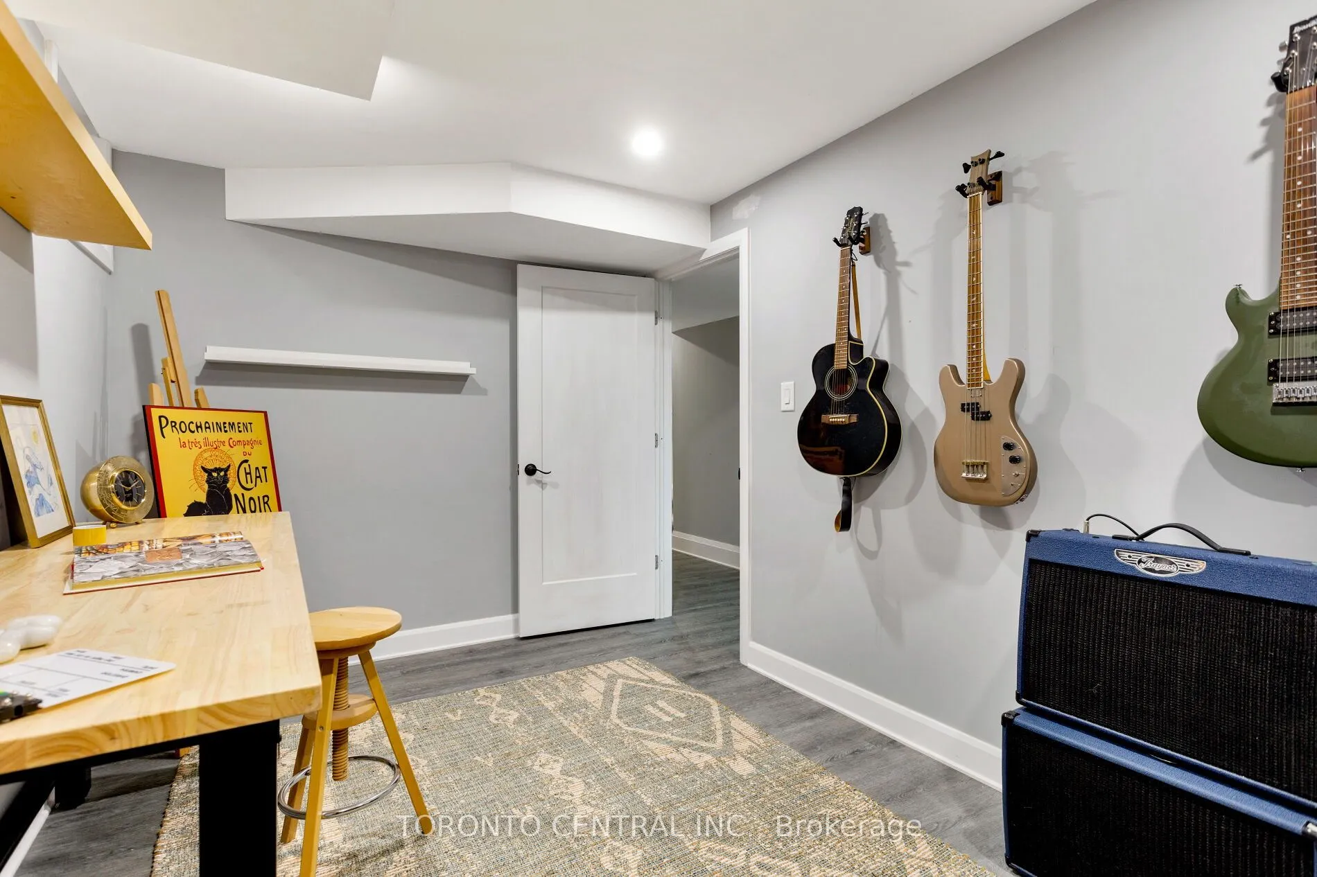 9 Chimney Swift Court