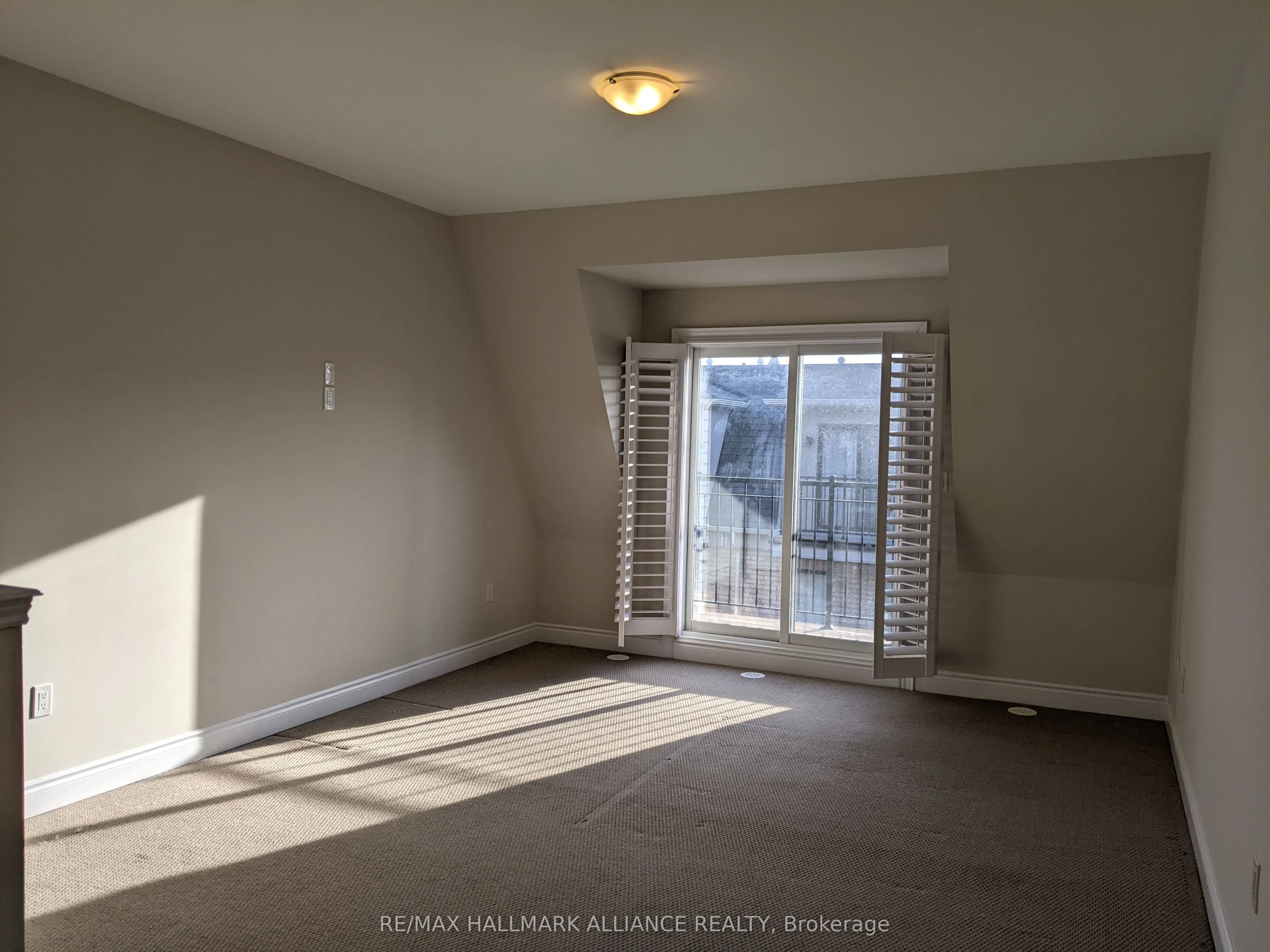 2184 Trafalgar Road, #27