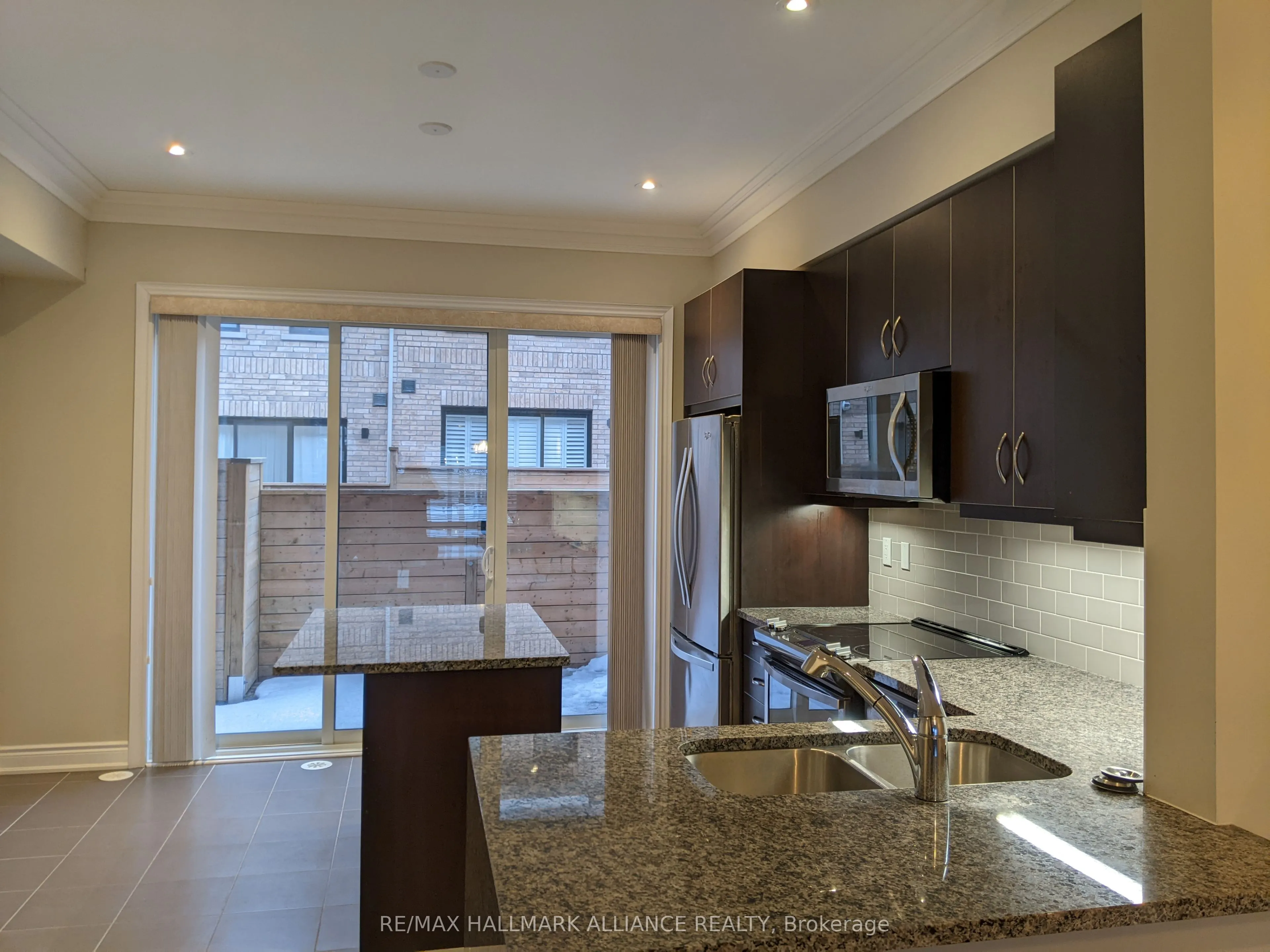 2184 Trafalgar Road, #27