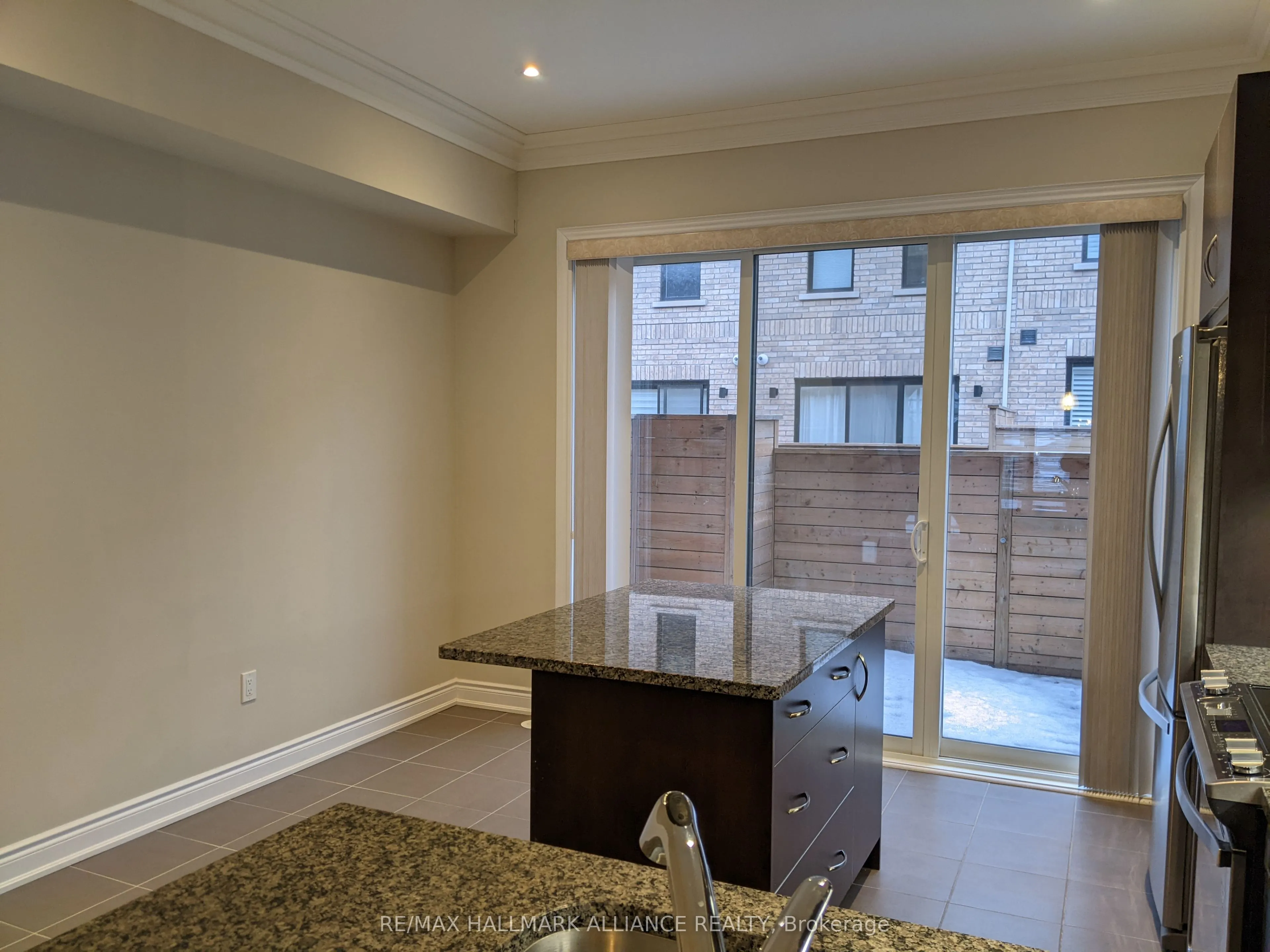 2184 Trafalgar Road, #27