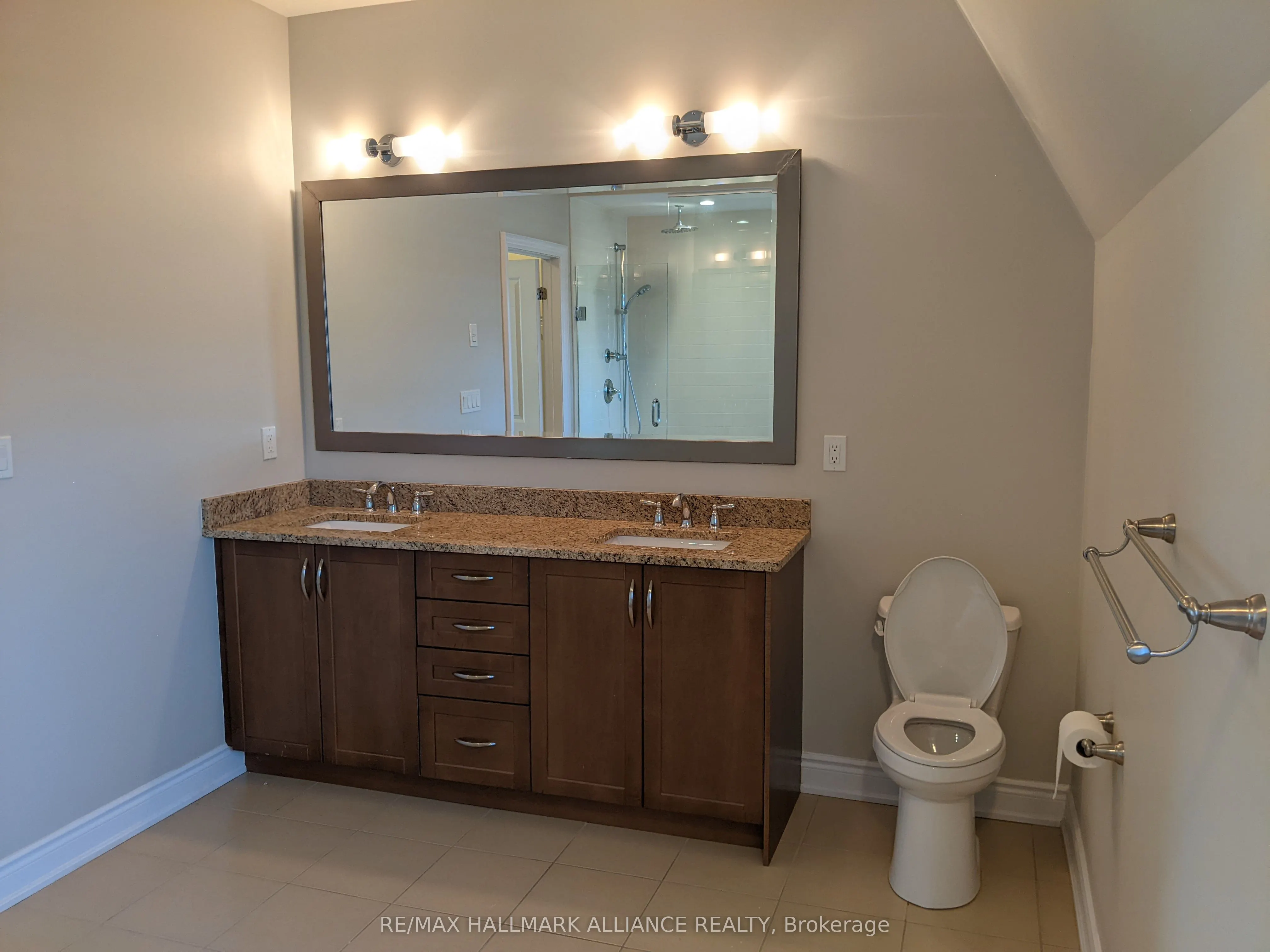 2184 Trafalgar Road, #27