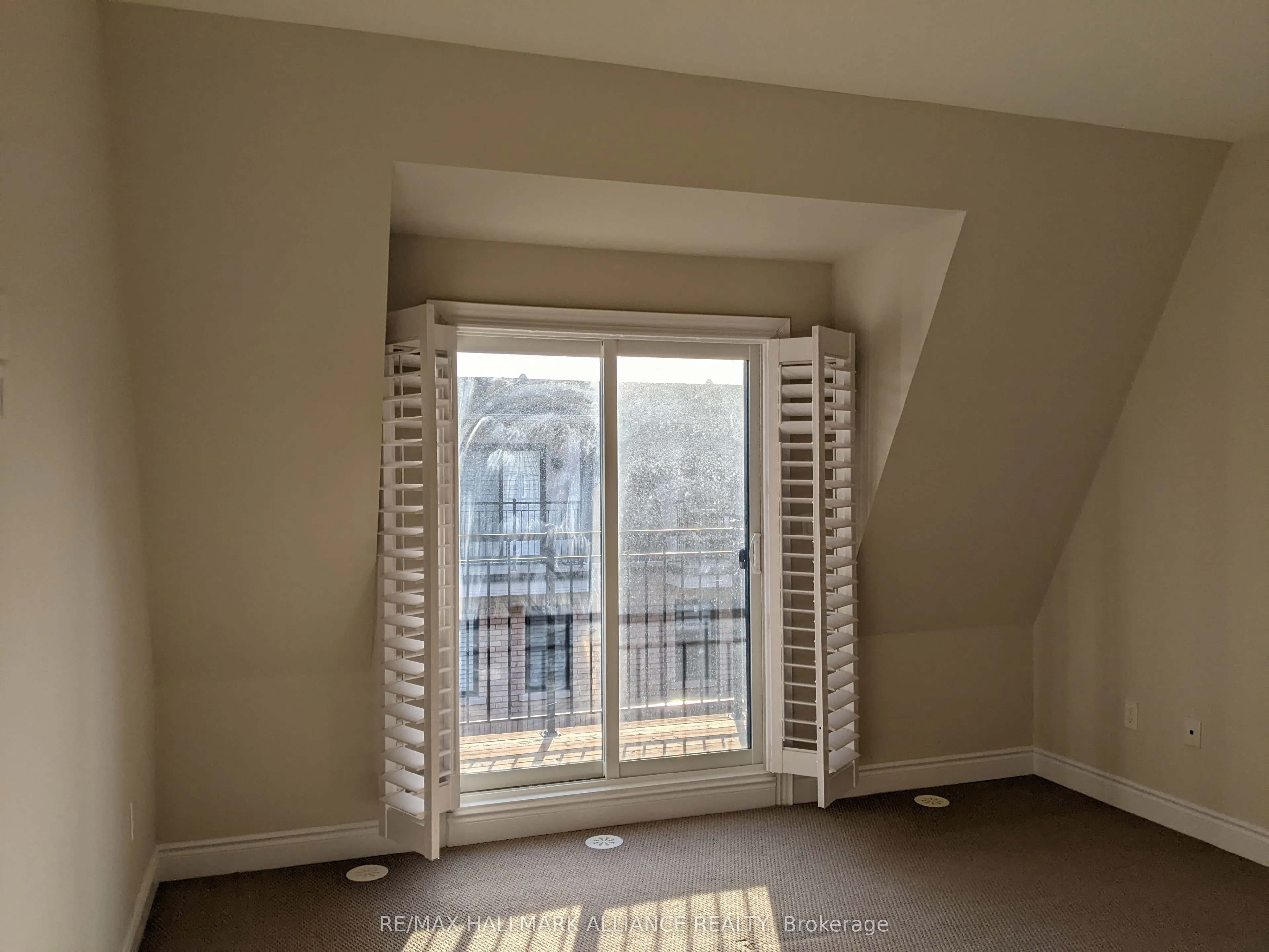 2184 Trafalgar Road, #27