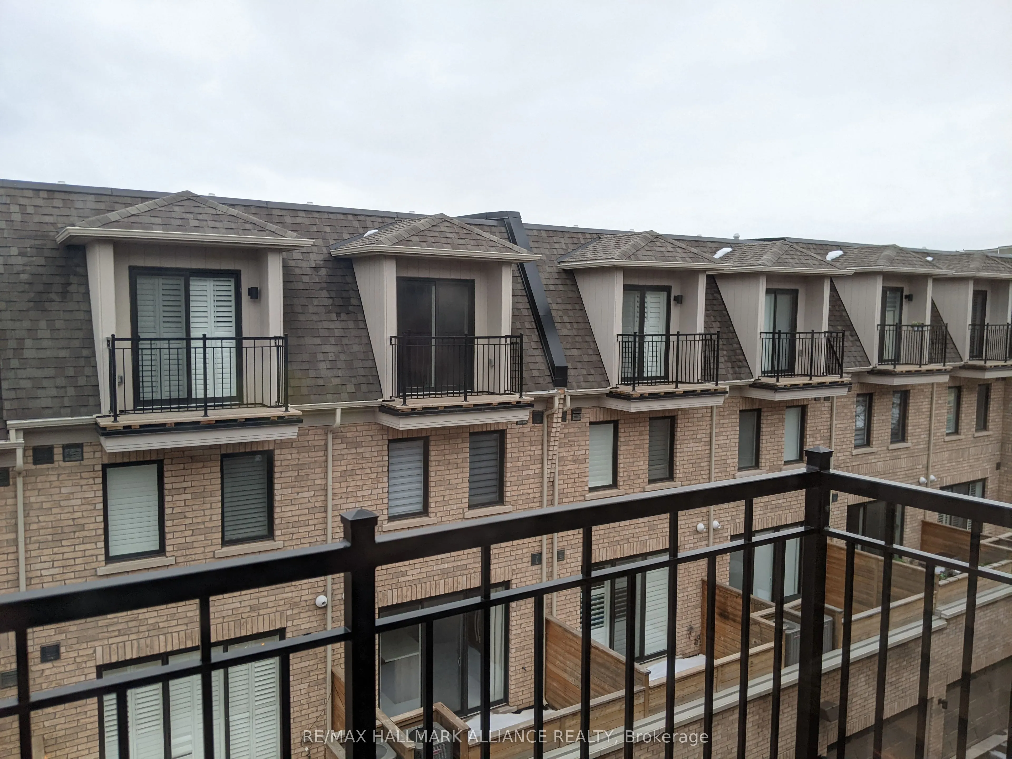 2184 Trafalgar Road, #27