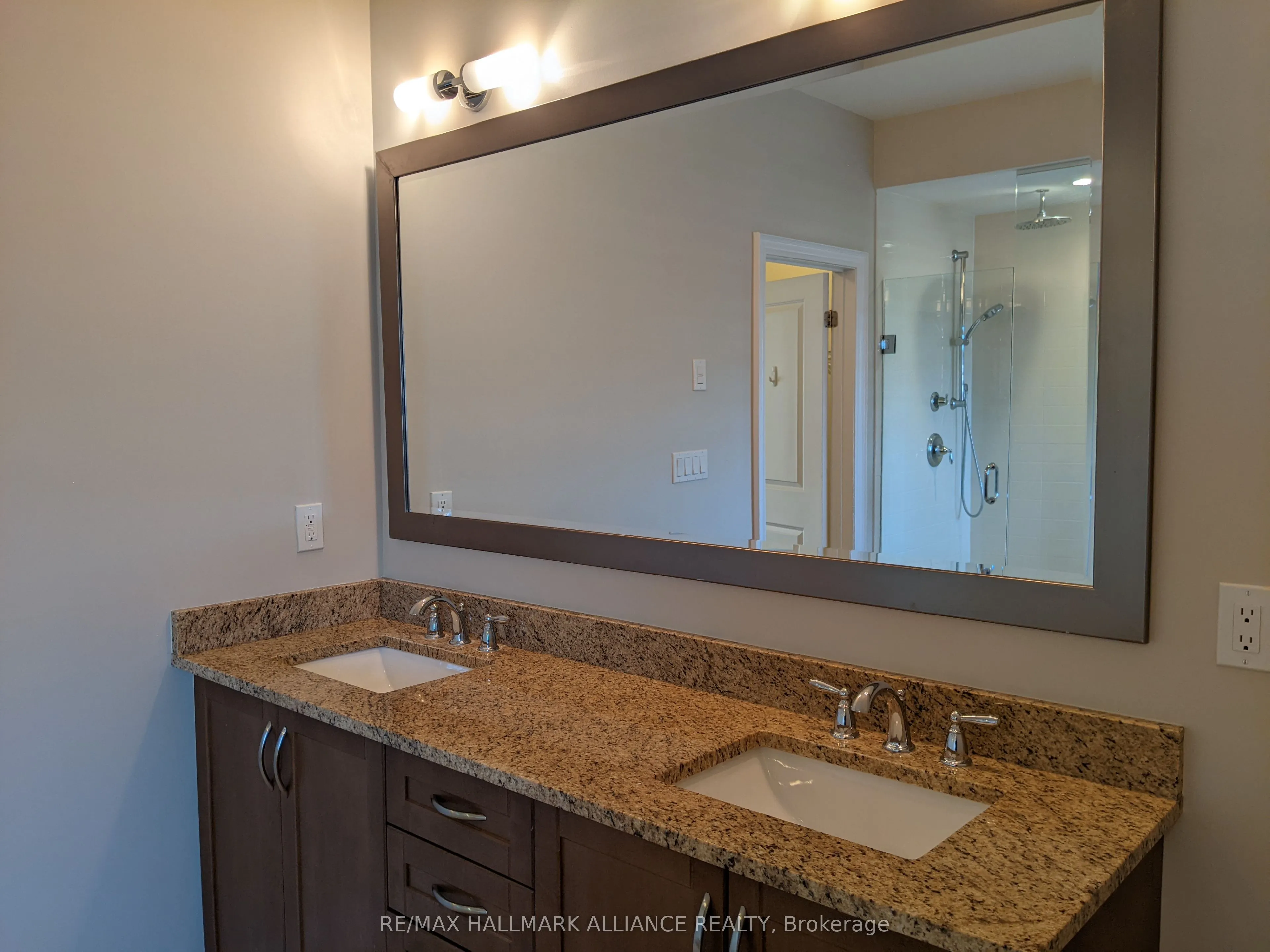 2184 Trafalgar Road, #27