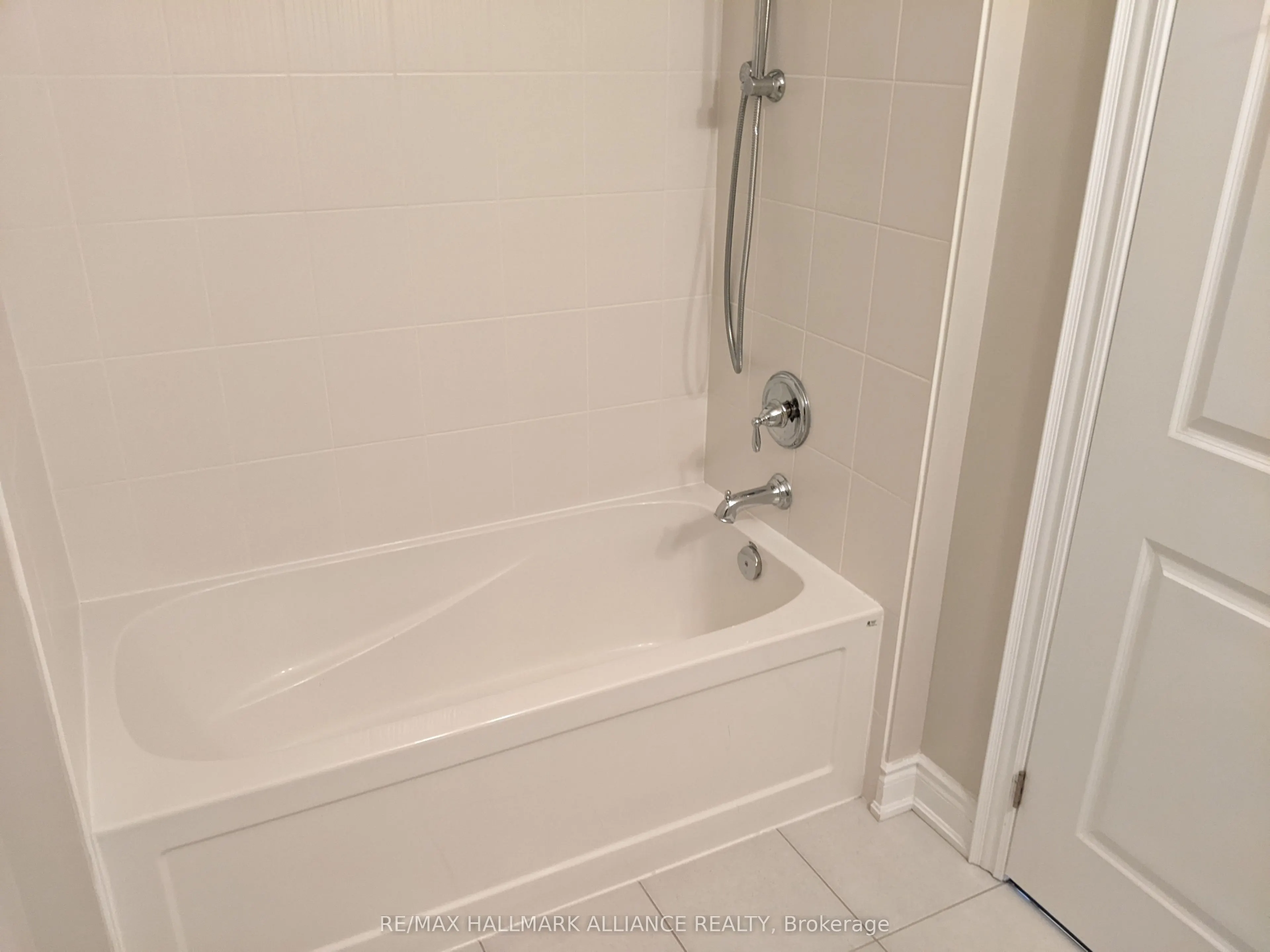 2184 Trafalgar Road, #27