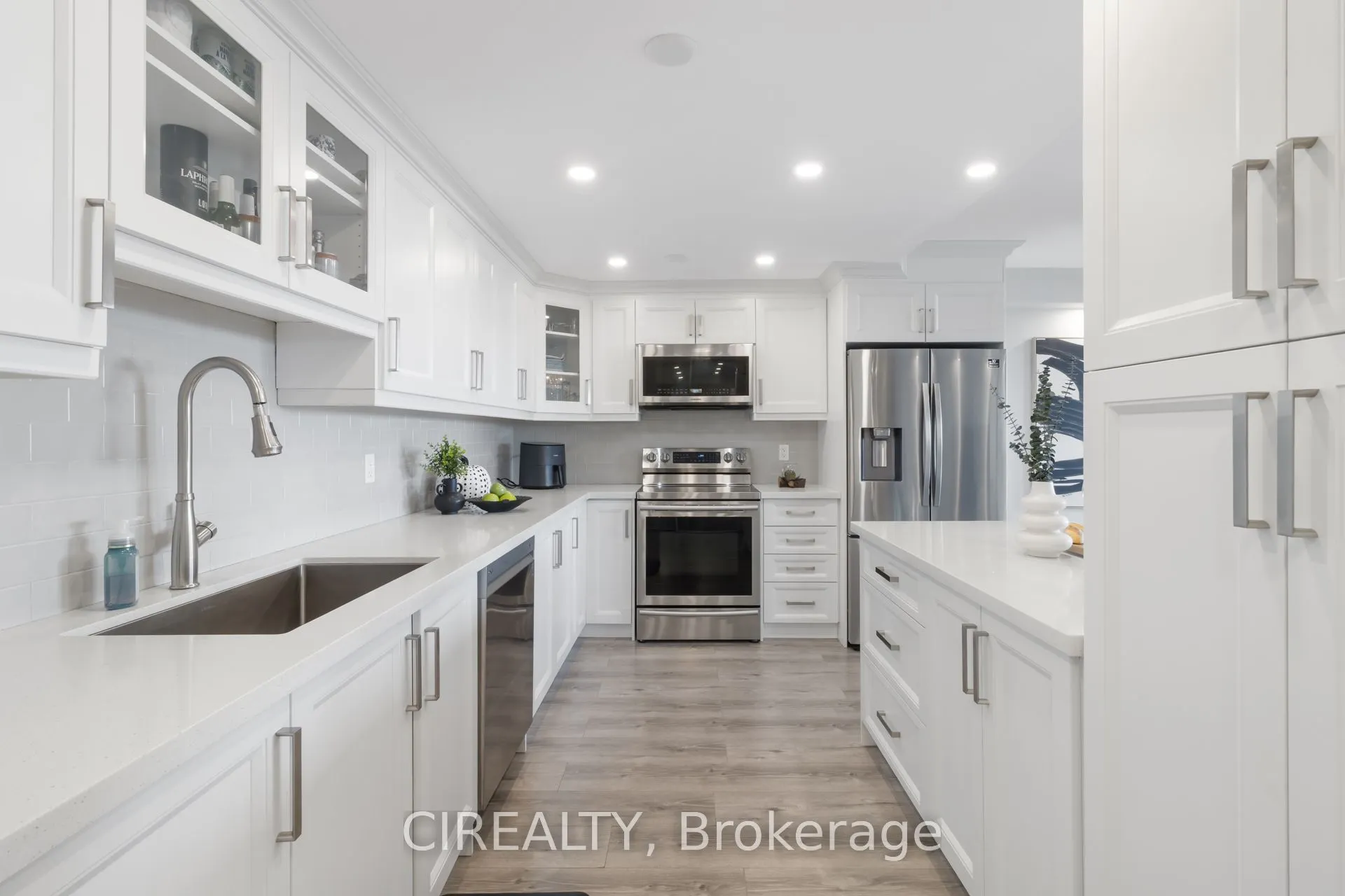 511 The West Mall, #709