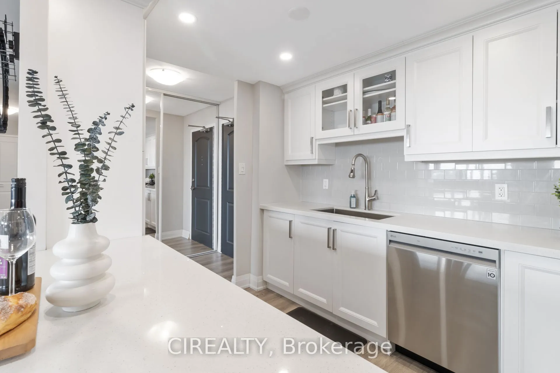 511 The West Mall, #709