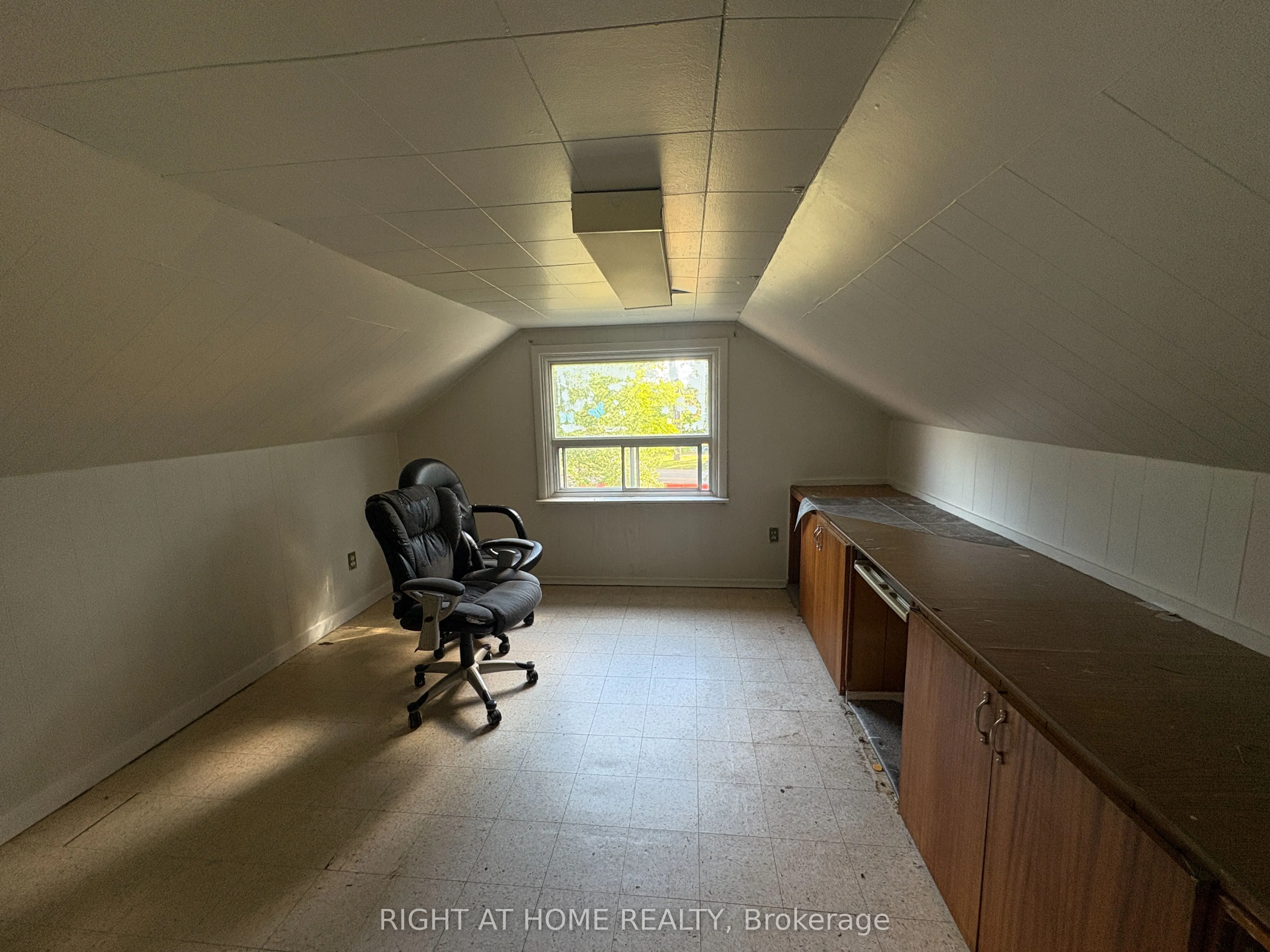 779 Indian Road, #Upper