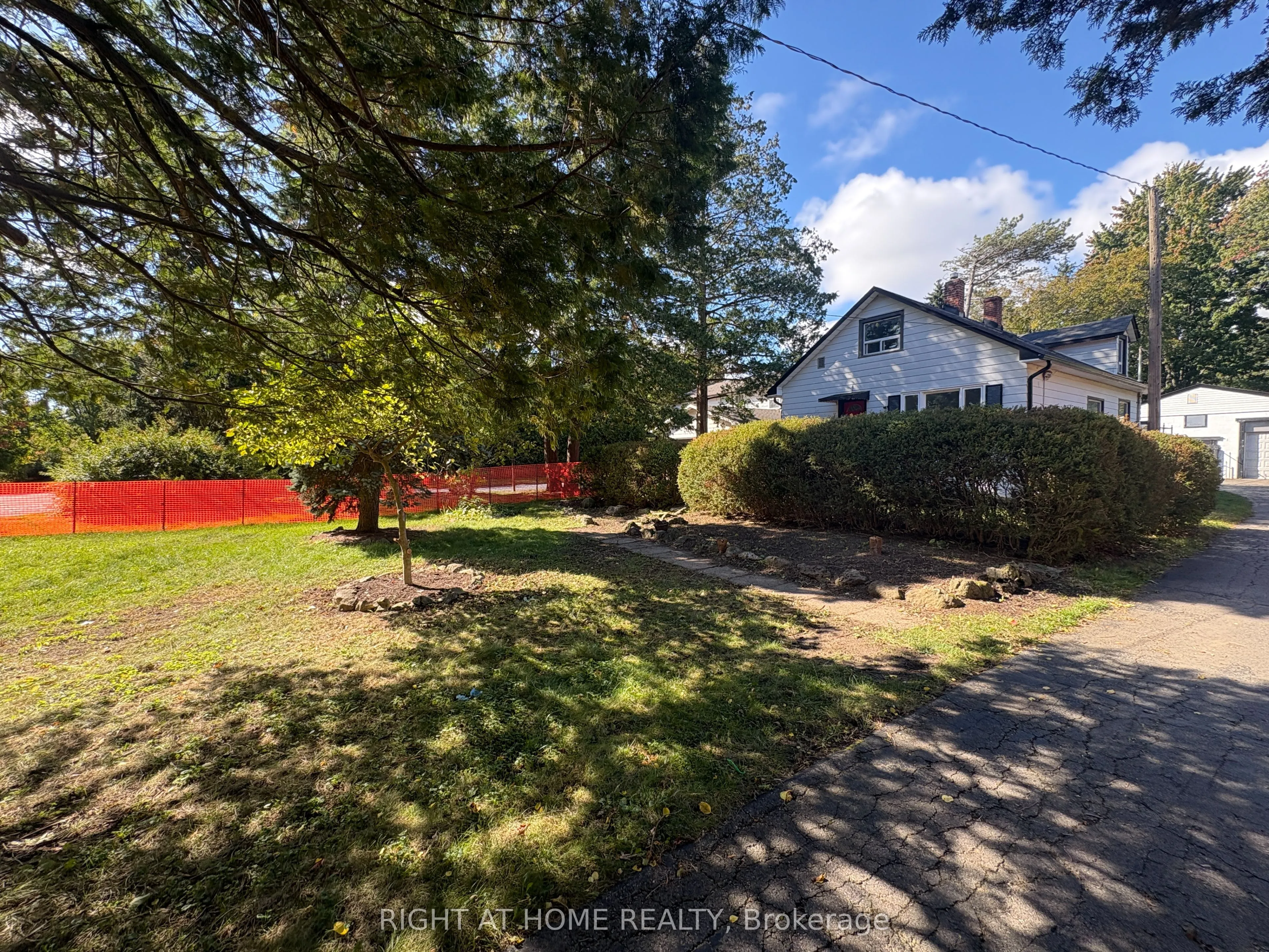 779 Indian Road, #Upper