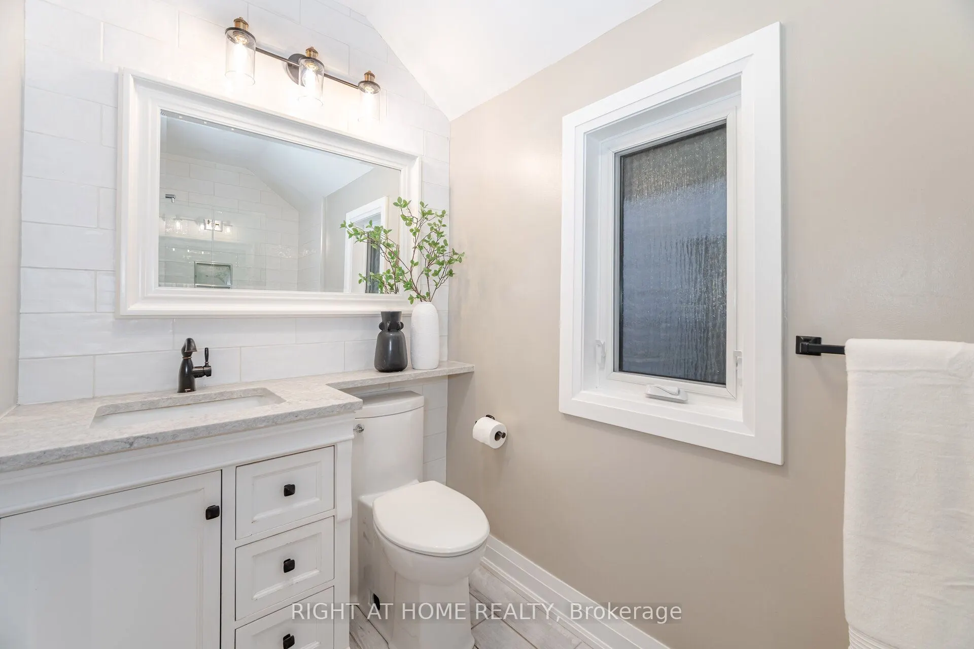 28 Forty First Street