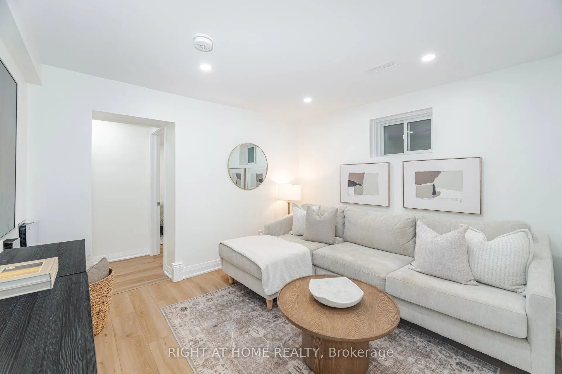 28 Forty First Street