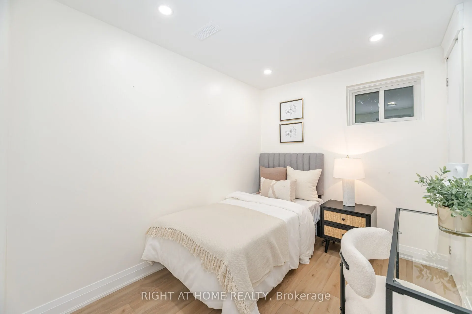 28 Forty First Street