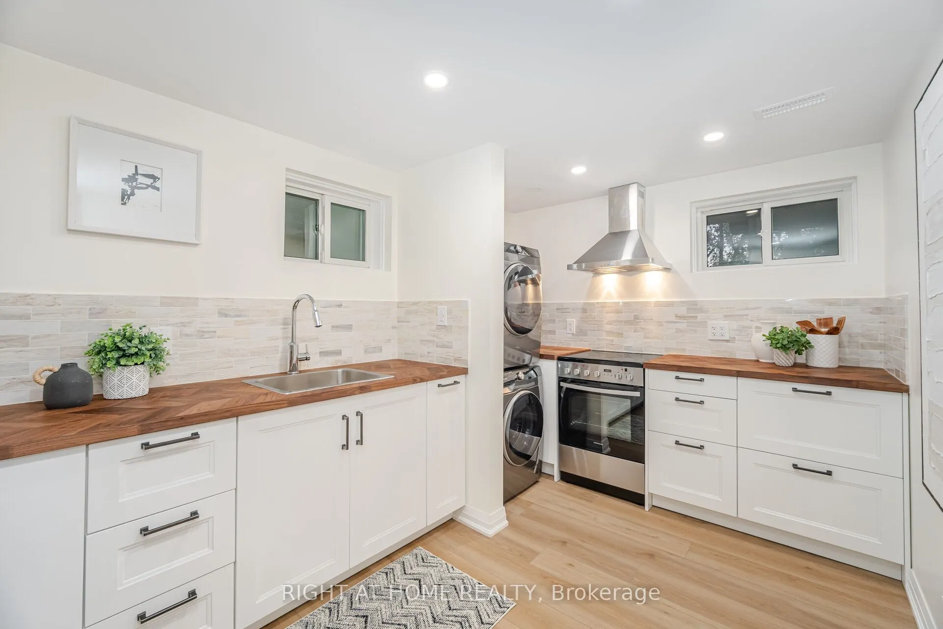 28 Forty First Street