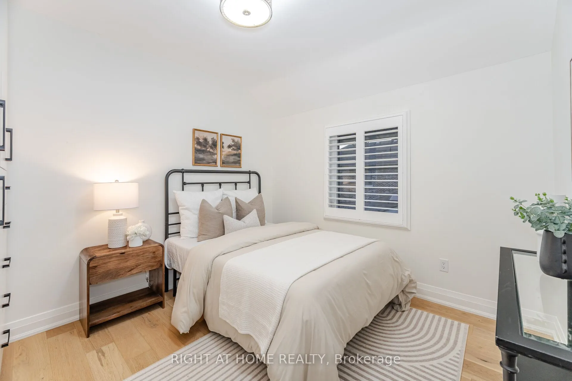 28 Forty First Street