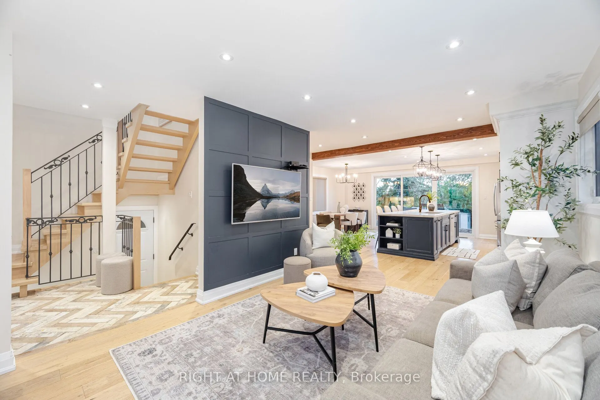 28 Forty First Street