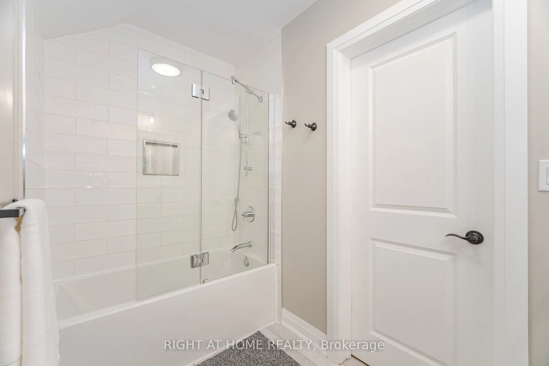 28 Forty First Street