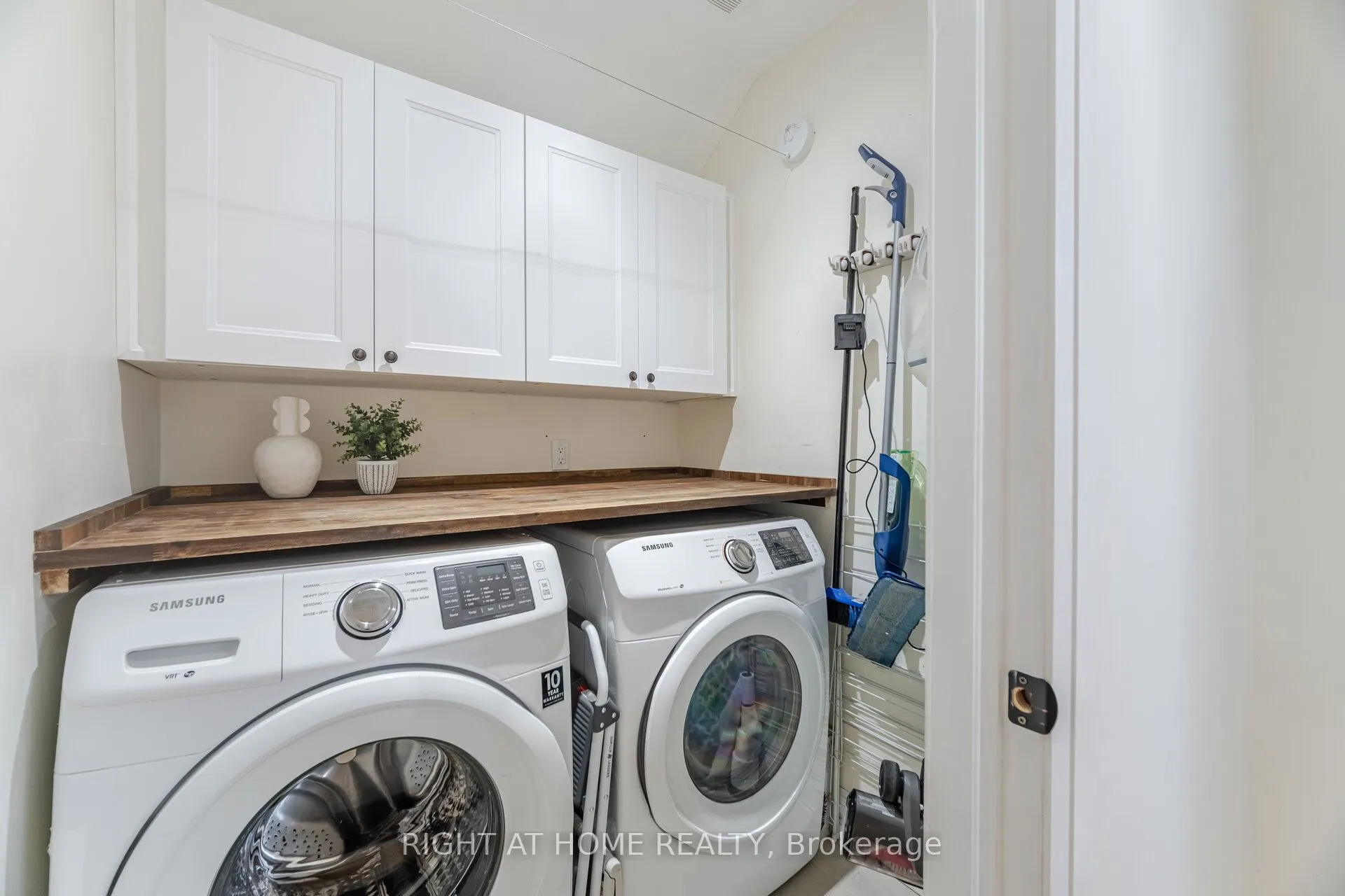 28 Forty First Street