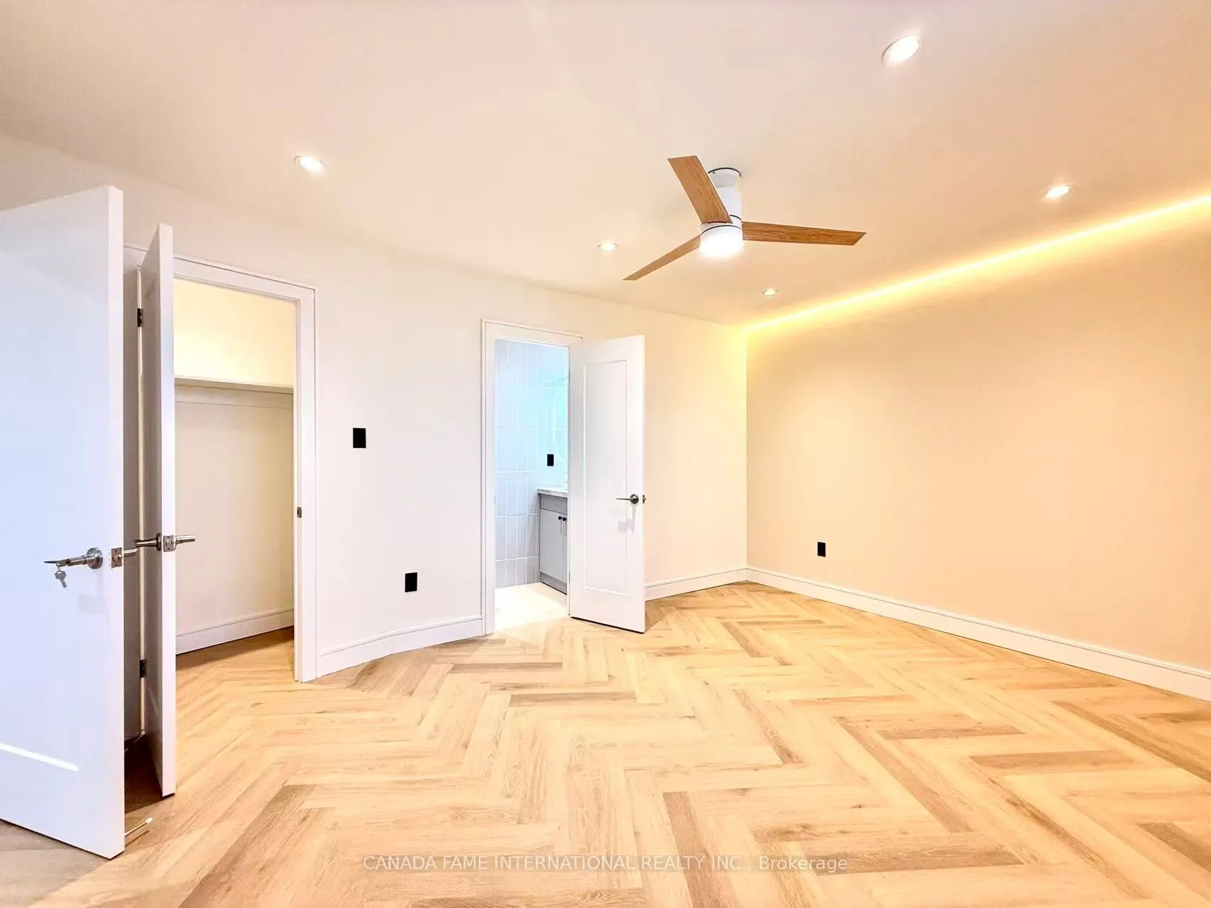 330 Dixon Road, #ph04