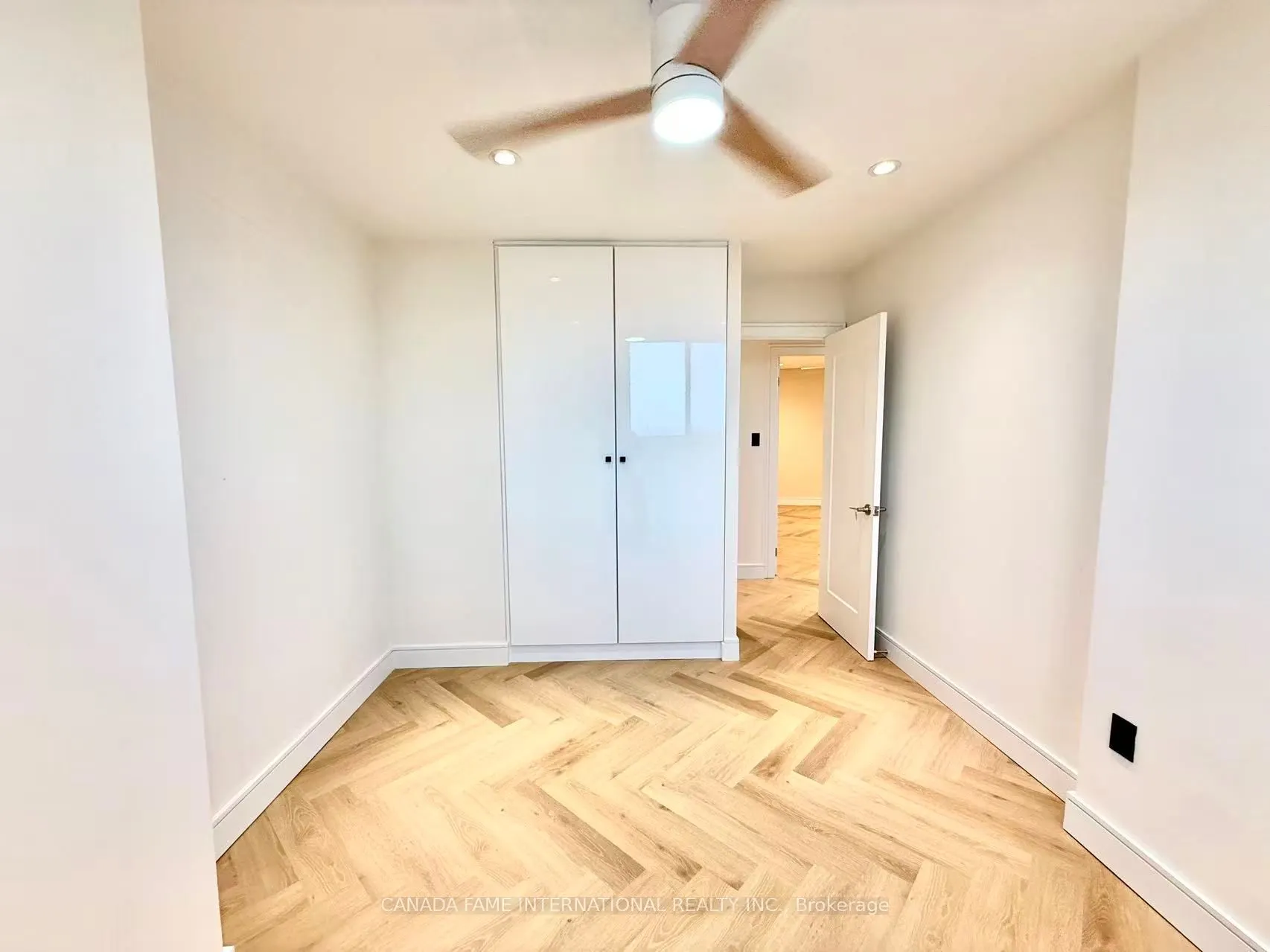 330 Dixon Road, #ph04