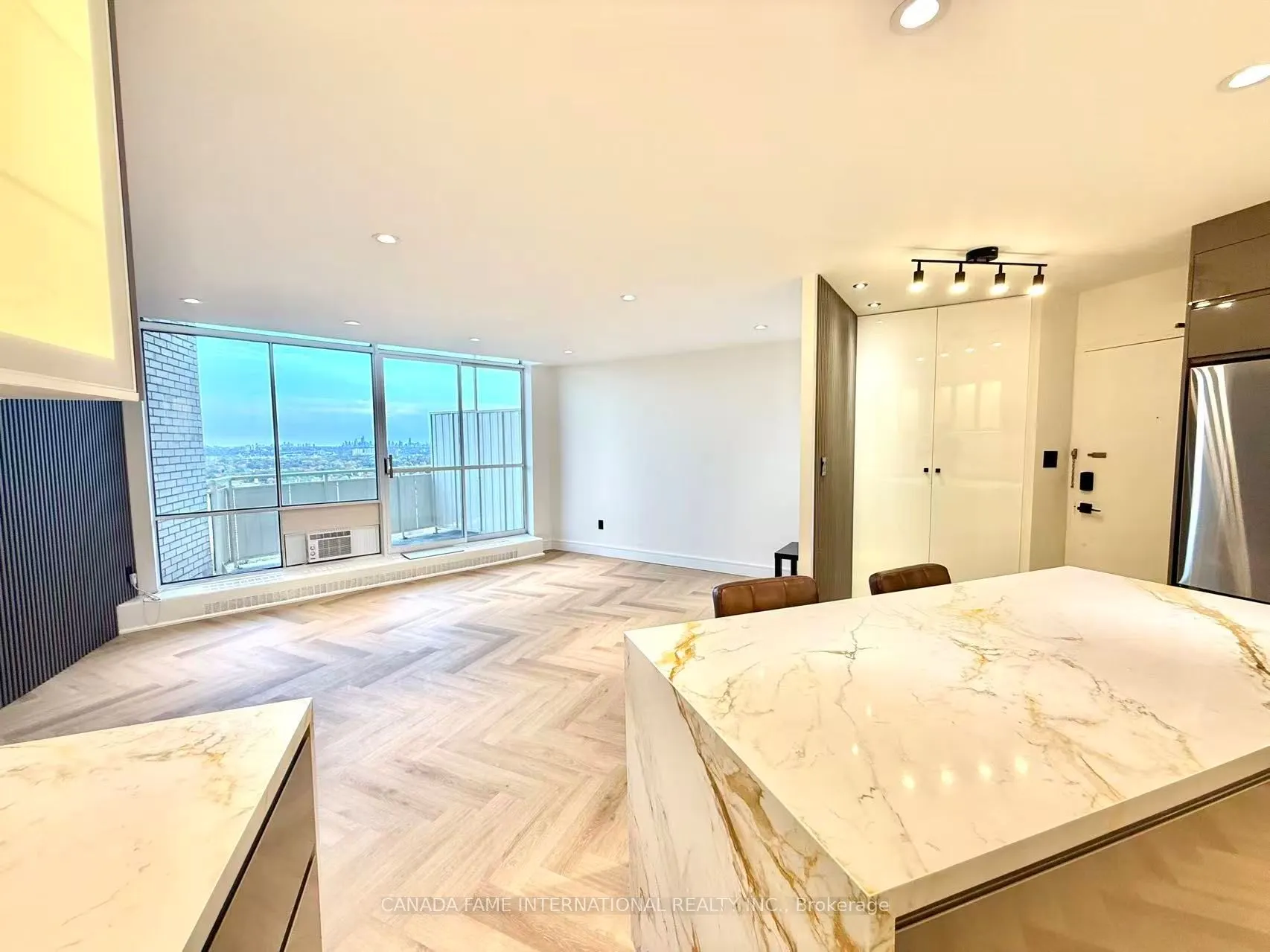 330 Dixon Road, #ph04