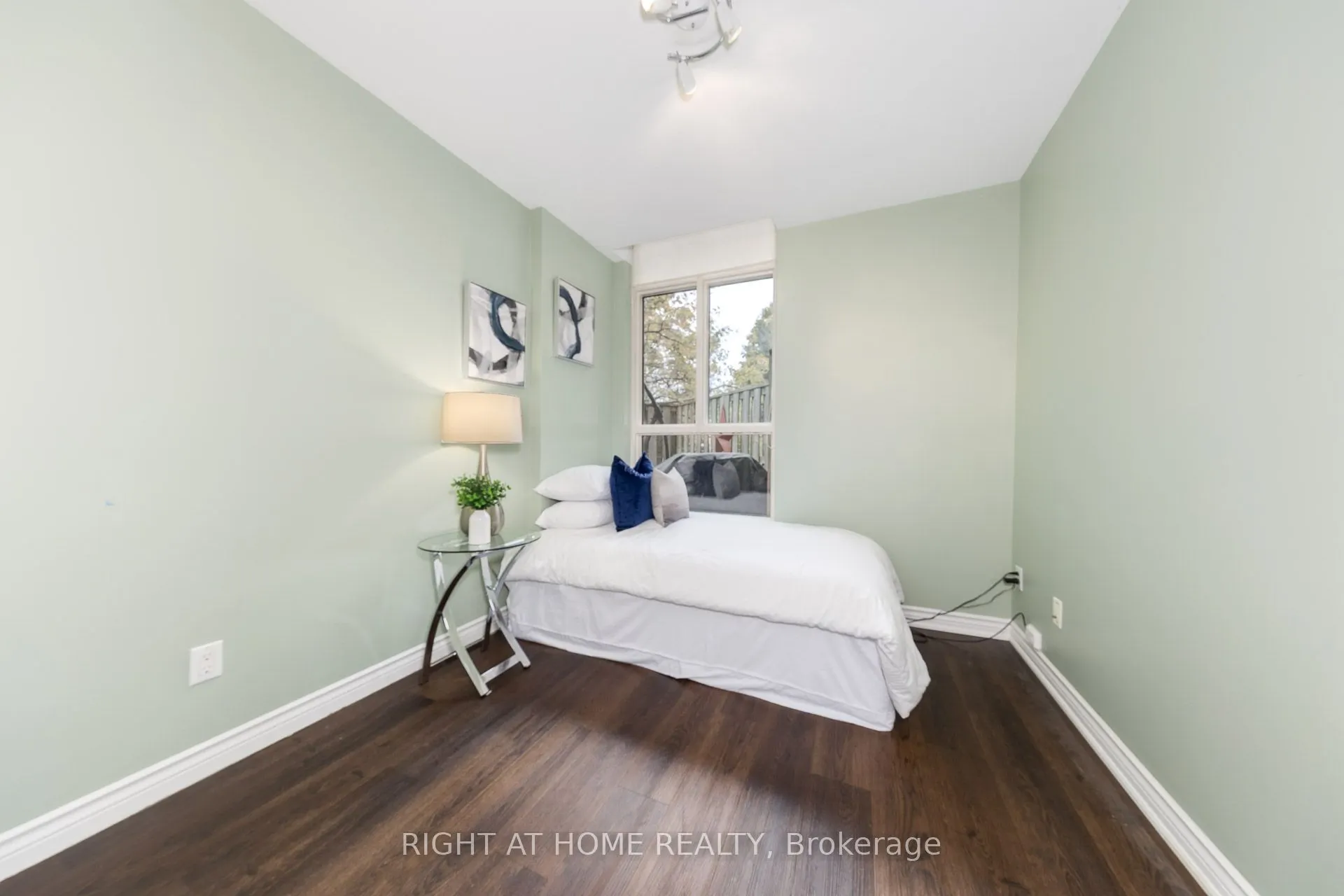 1276 Maple Crossing Boulevard, #111