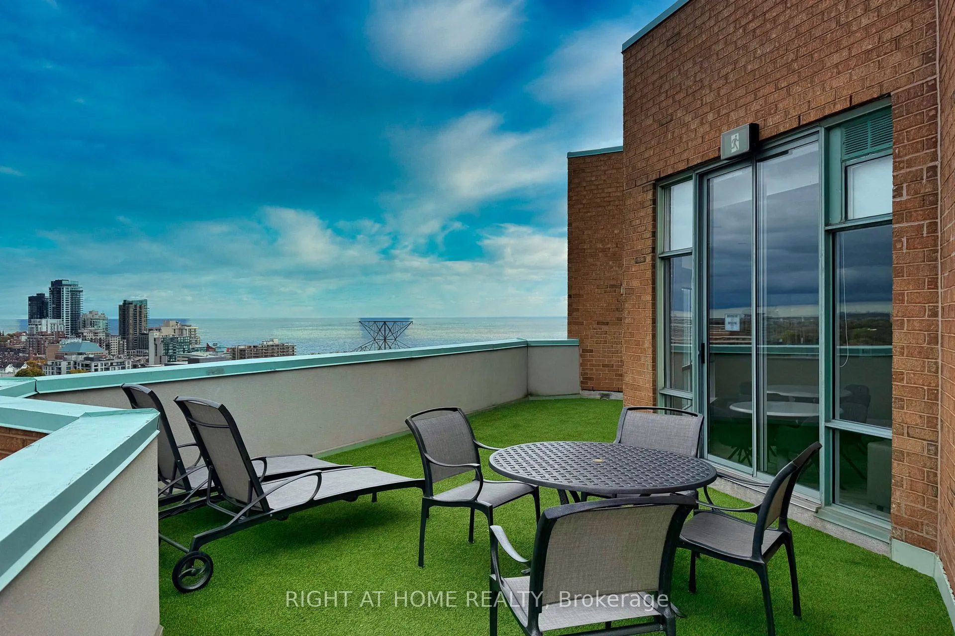 1276 Maple Crossing Boulevard, #111