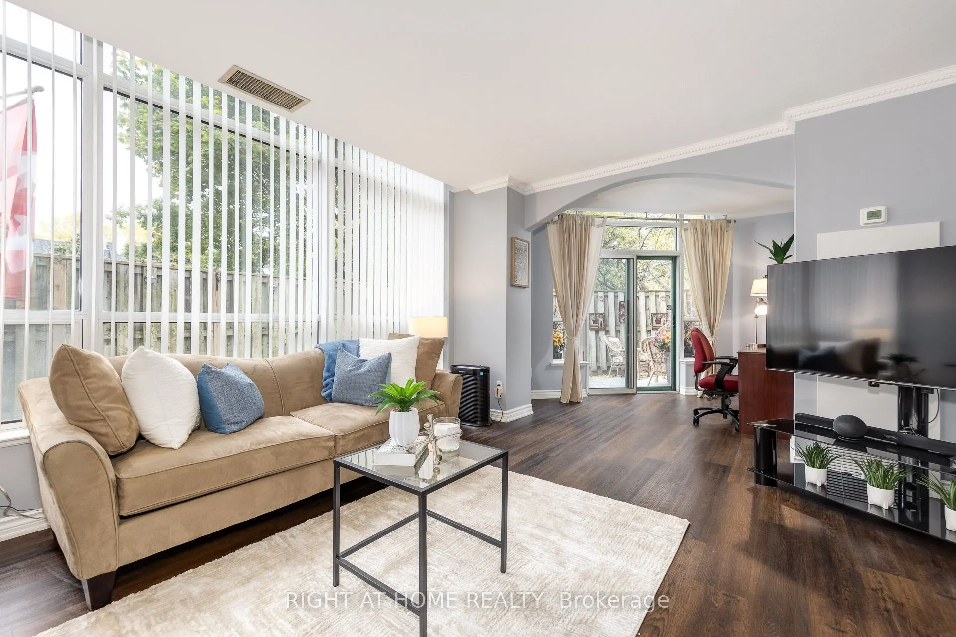 1276 Maple Crossing Boulevard, #111