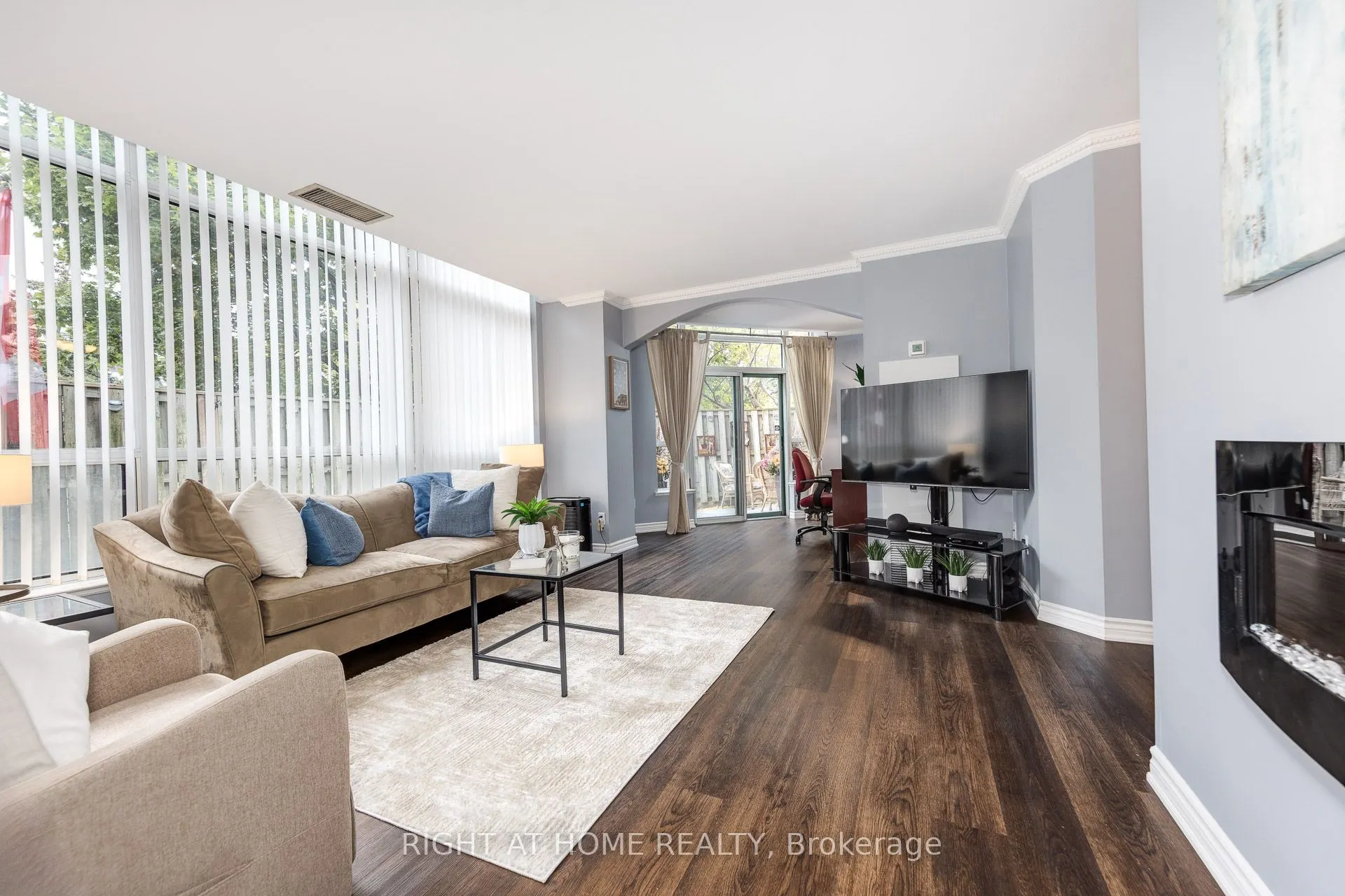 1276 Maple Crossing Boulevard, #111