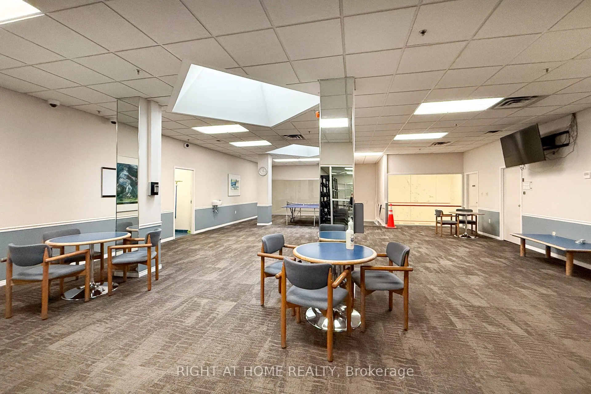 1276 Maple Crossing Boulevard, #111