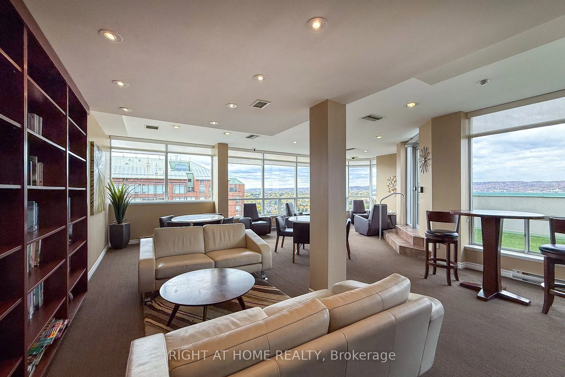 1276 Maple Crossing Boulevard, #111