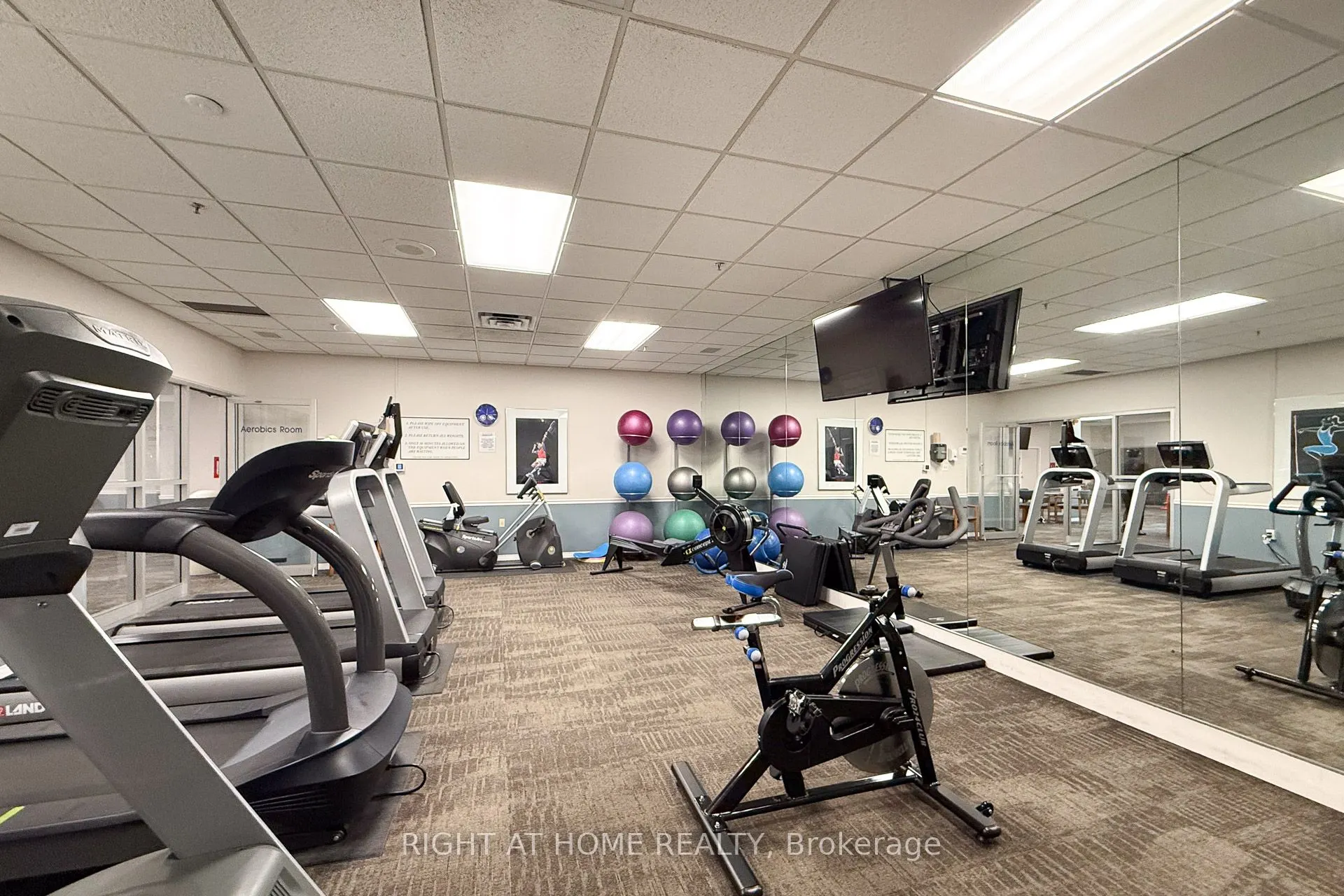 1276 Maple Crossing Boulevard, #111