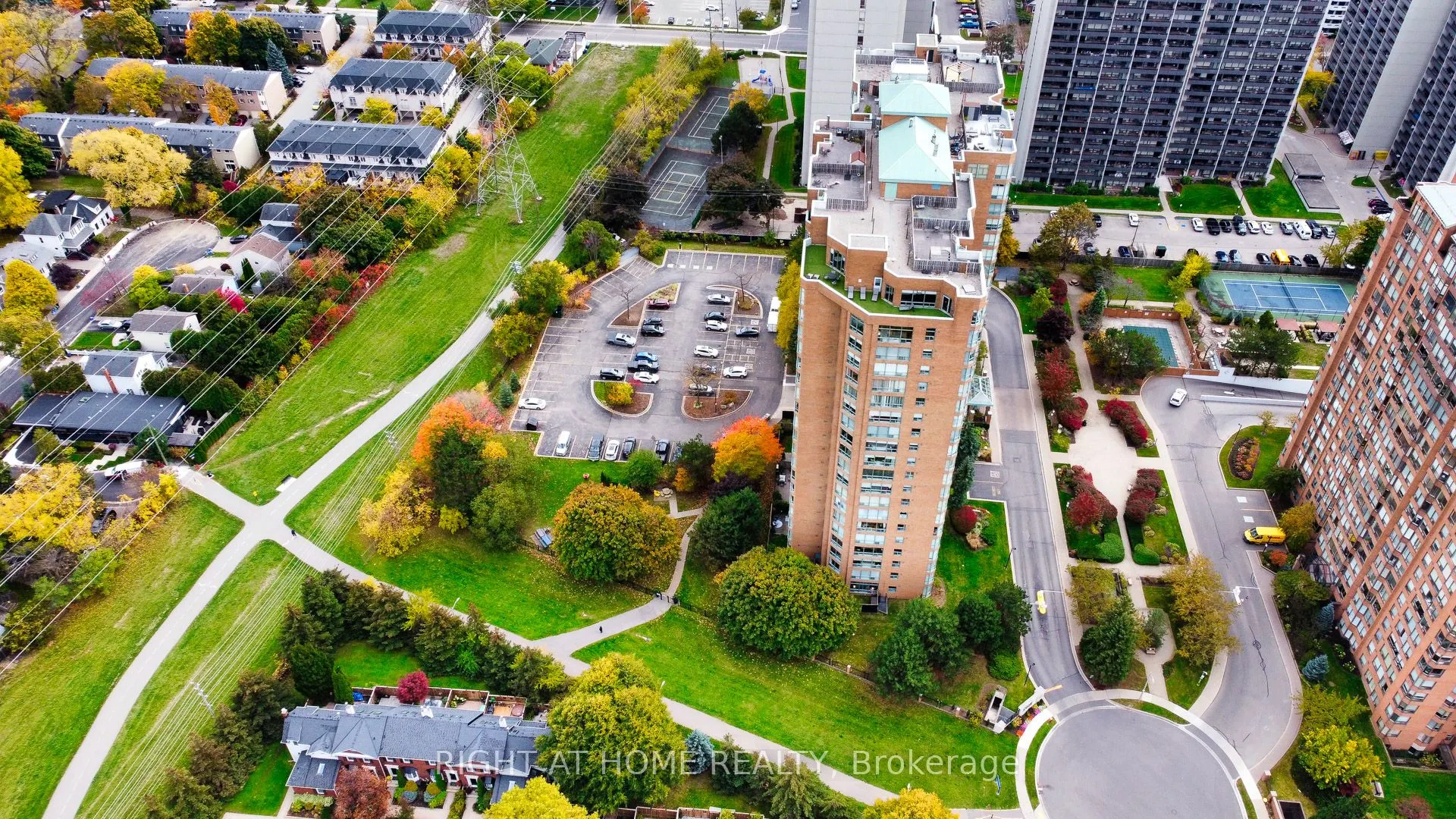 1276 Maple Crossing Boulevard, #111