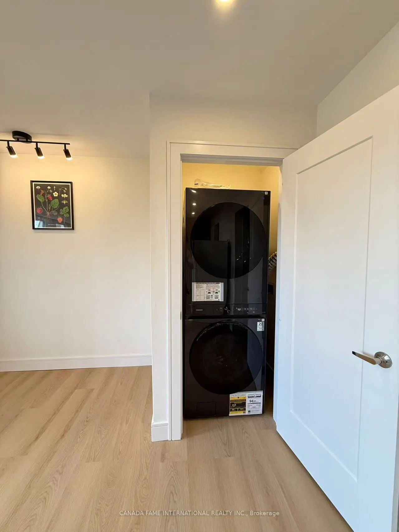 16 Rexdale Boulevard, #52