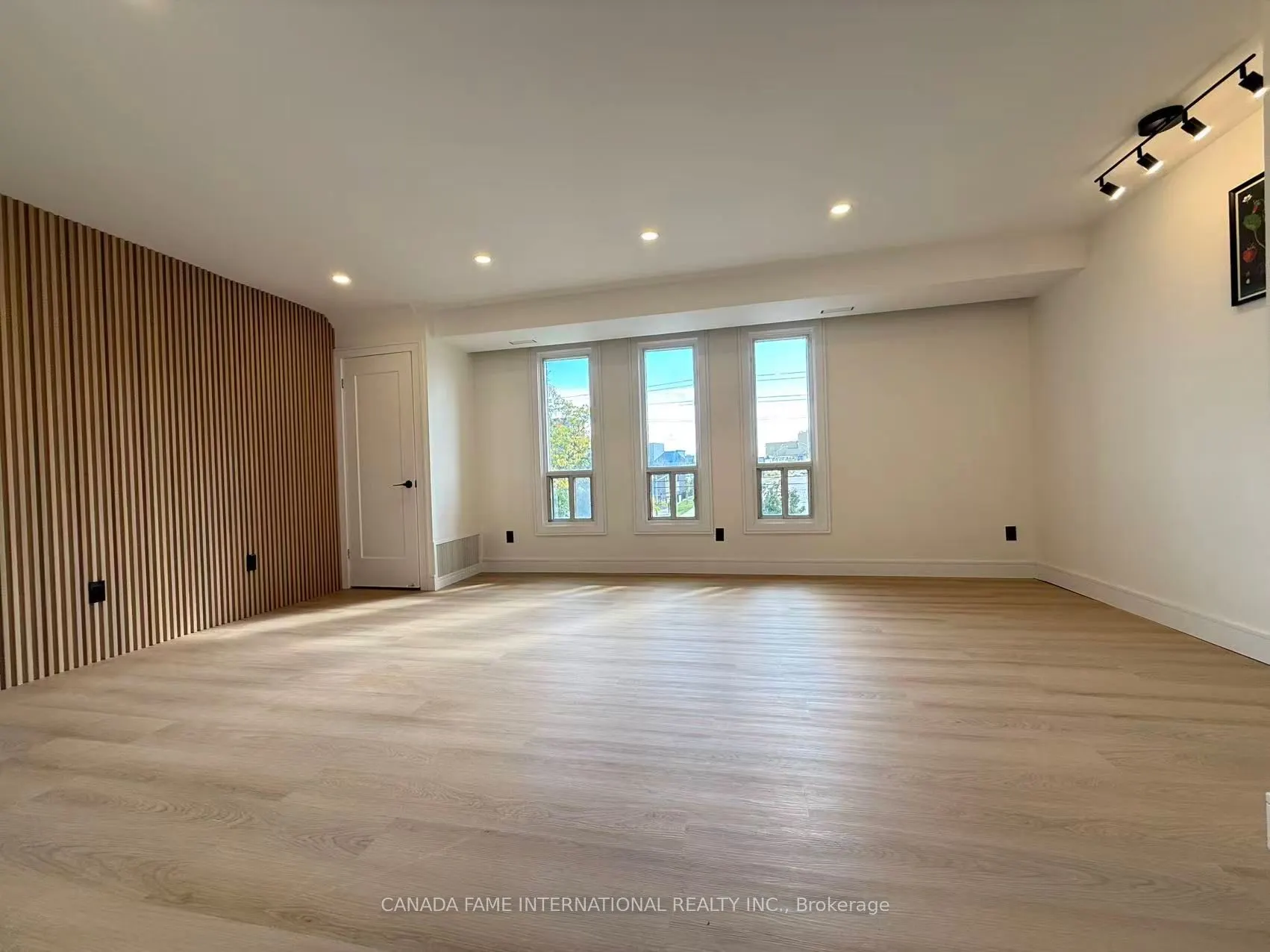 16 Rexdale Boulevard, #52